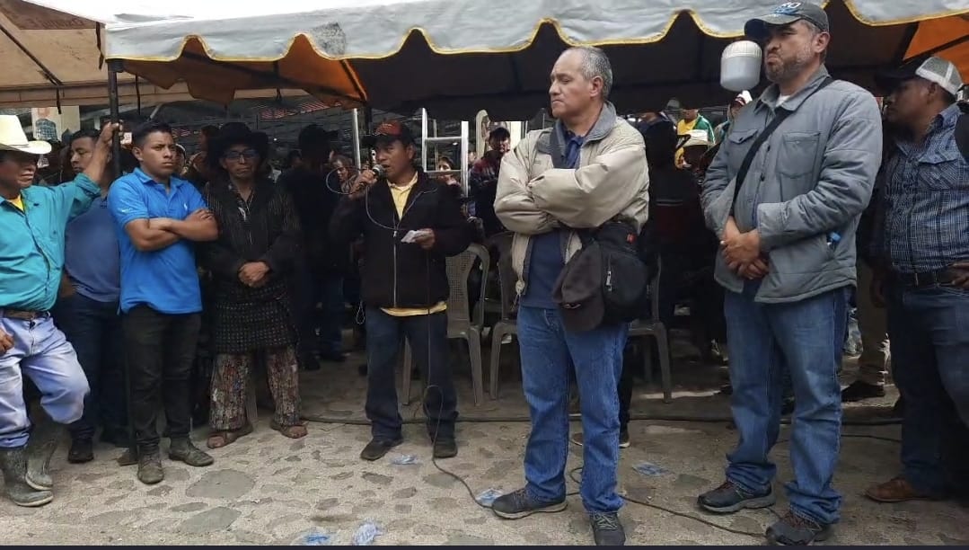 El gobernador de Sololá, Rodolfo Salazar, presentó su renuncia al puesto y le pidió al presidente Alejandro Giammattei, atender las demandas de la población sobre renuncian de fiscal general y otros dos funcionarios. (Foto Prensa Libre: cortesía).