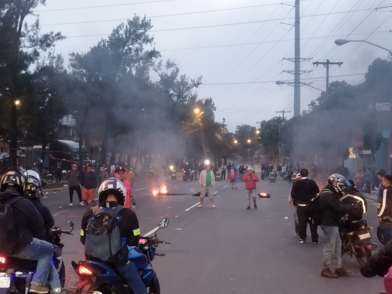 Fotos: Así transcurre la jornada de bloqueos en el departamento de Guatemala el 9 de octubre de 2023'