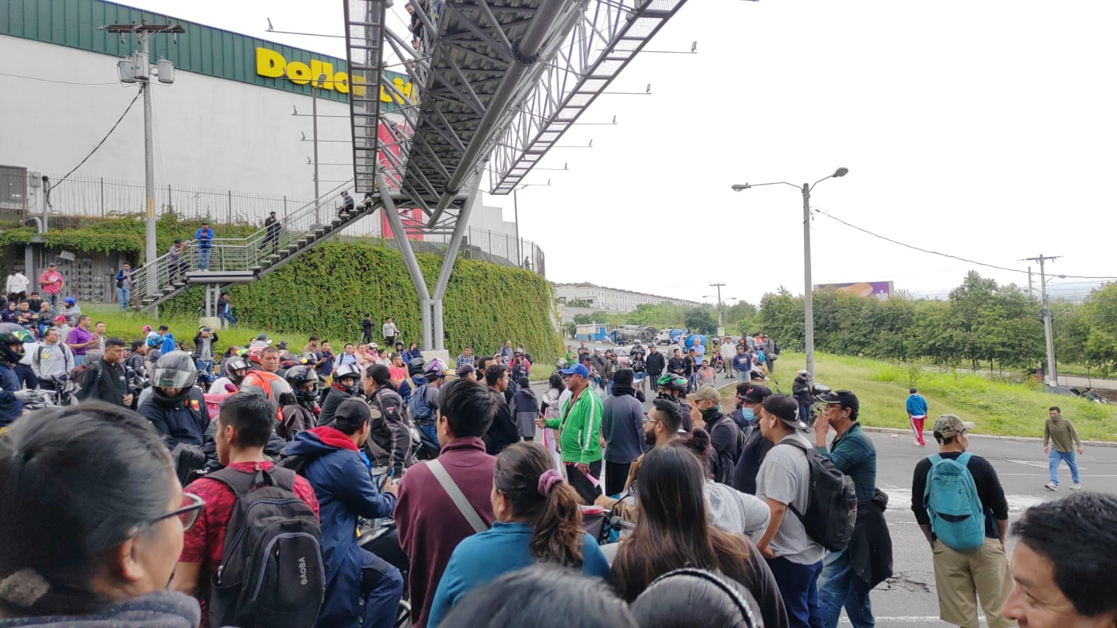 Fotos: Así transcurre la jornada de bloqueos en el departamento de Guatemala el 9 de octubre de 2023'