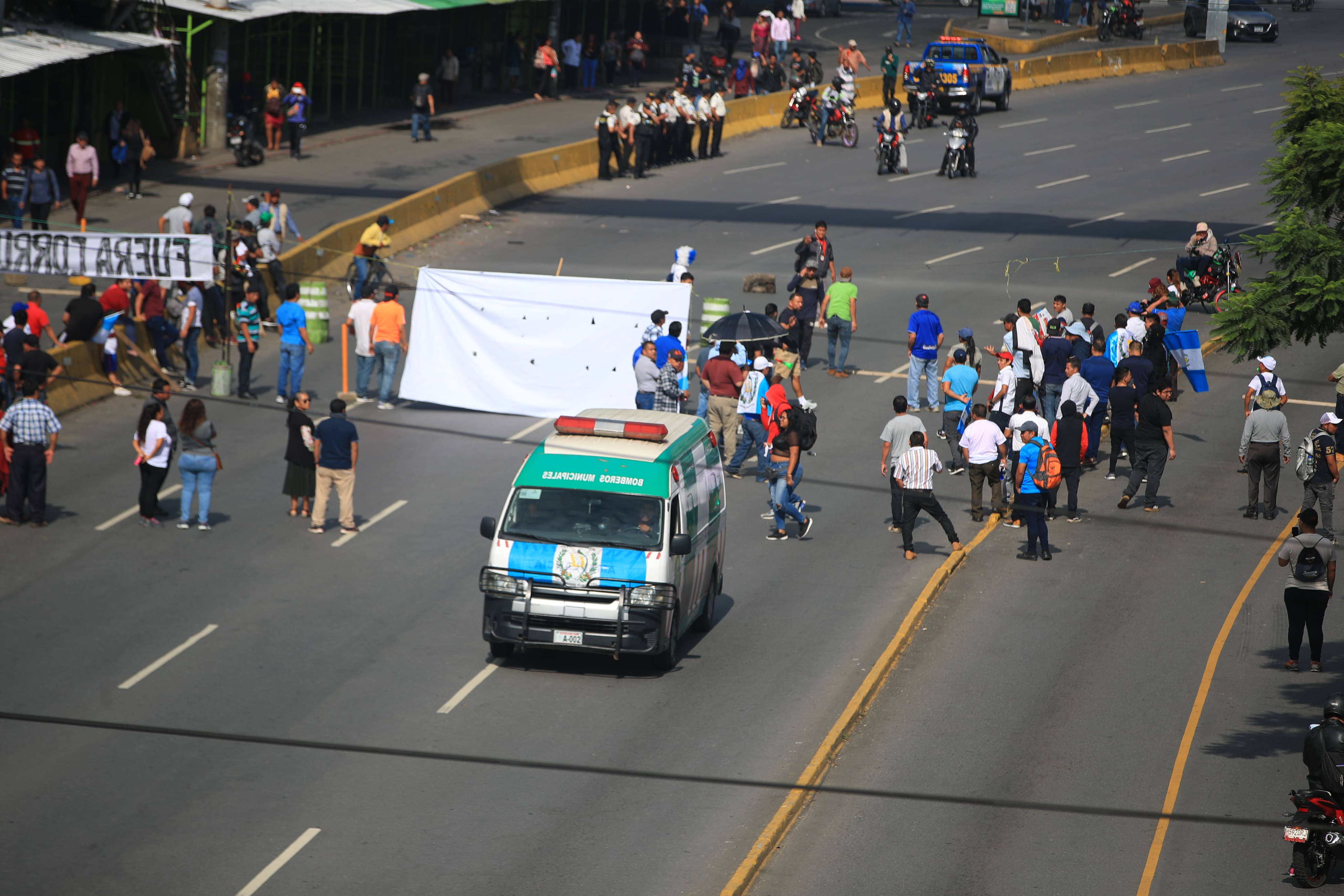 Fotos: Así transcurre la jornada de bloqueos en el departamento de Guatemala el 10 de octubre de 2023 tras 9 días de protestas'