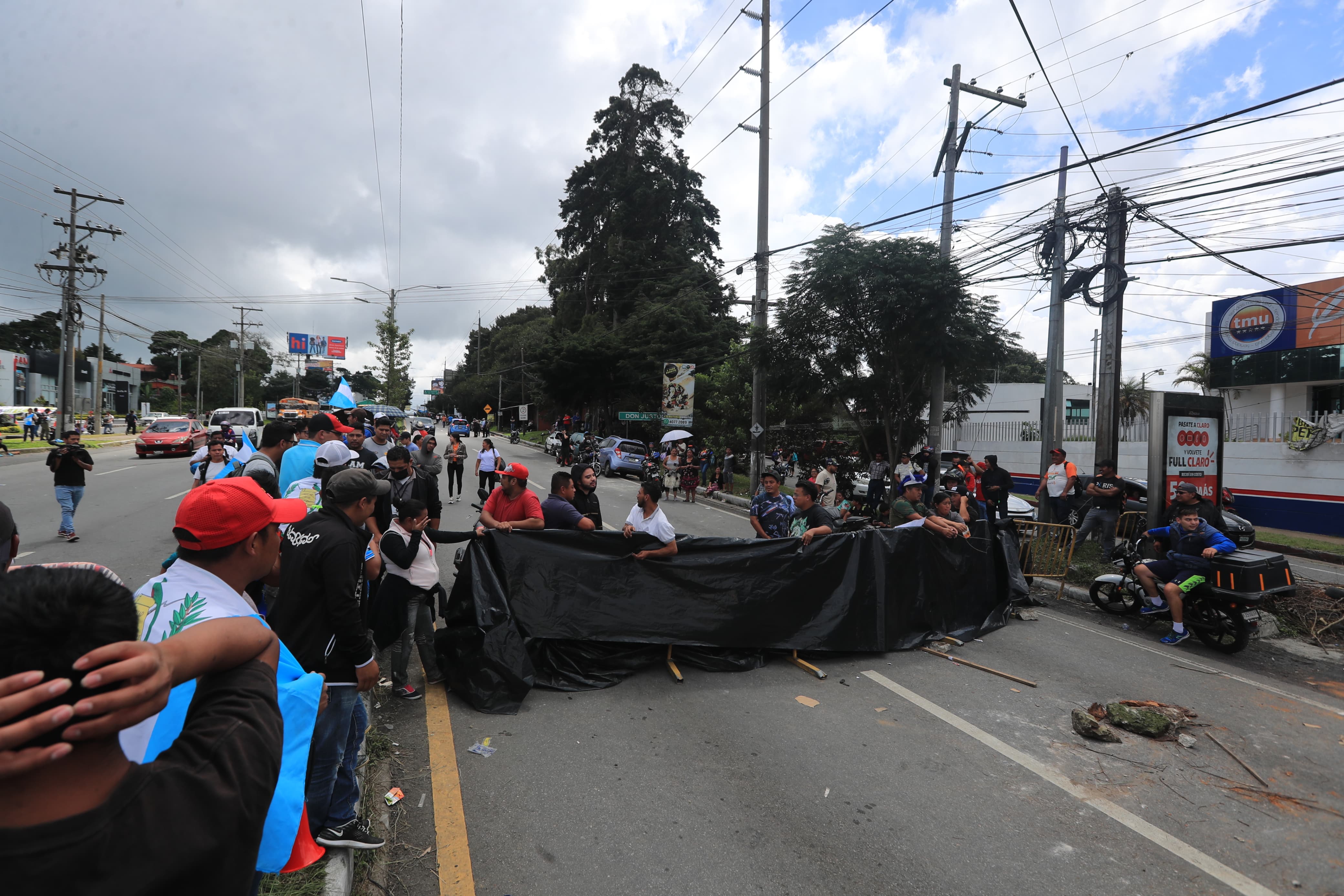 Fotos: Así transcurre la jornada de bloqueos en el departamento de Guatemala el 10 de octubre de 2023 tras 9 días de protestas'