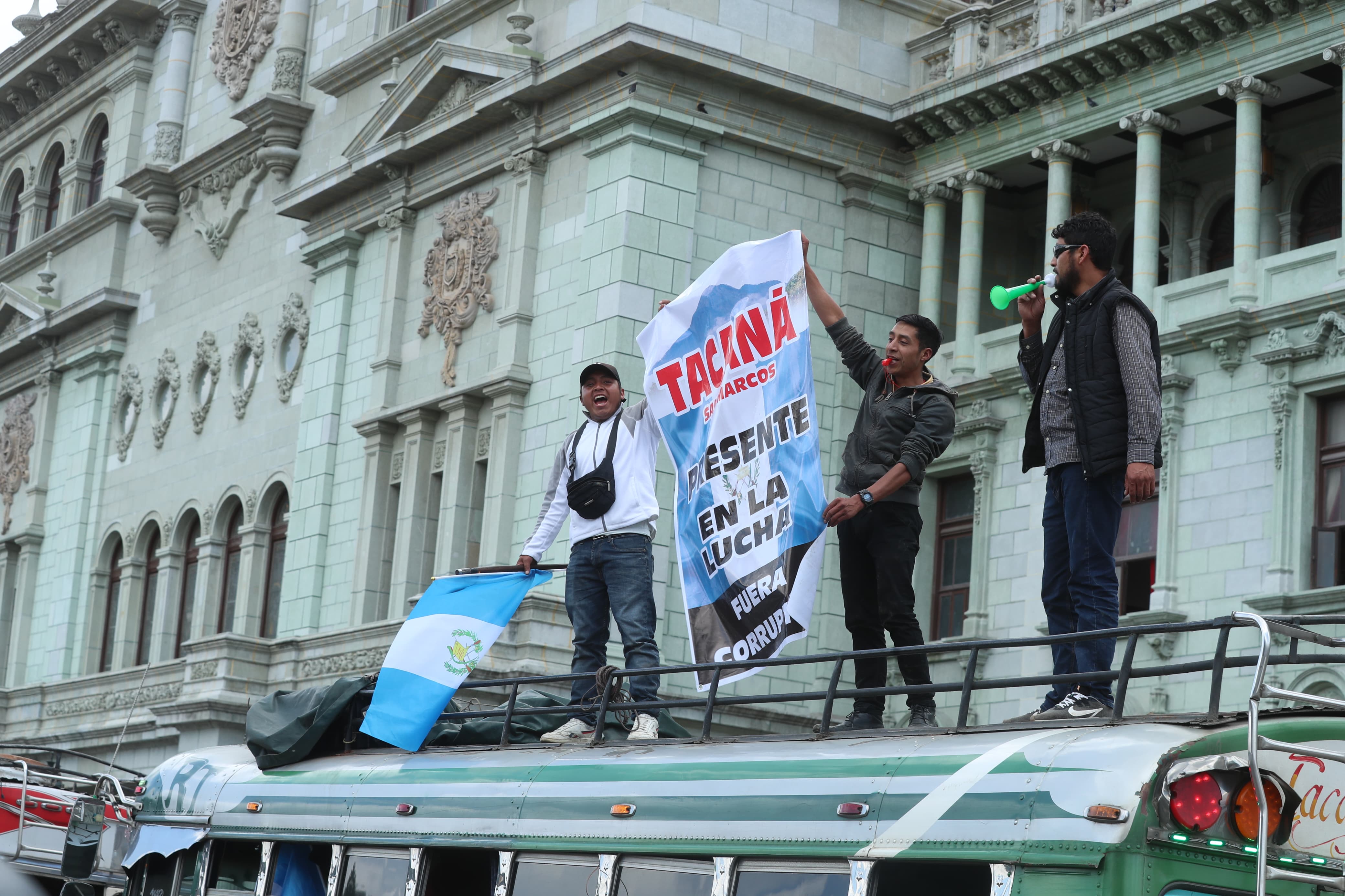 Fotos: Así transcurre la jornada de bloqueos en el departamento de Guatemala el 10 de octubre de 2023 tras 9 días de protestas'