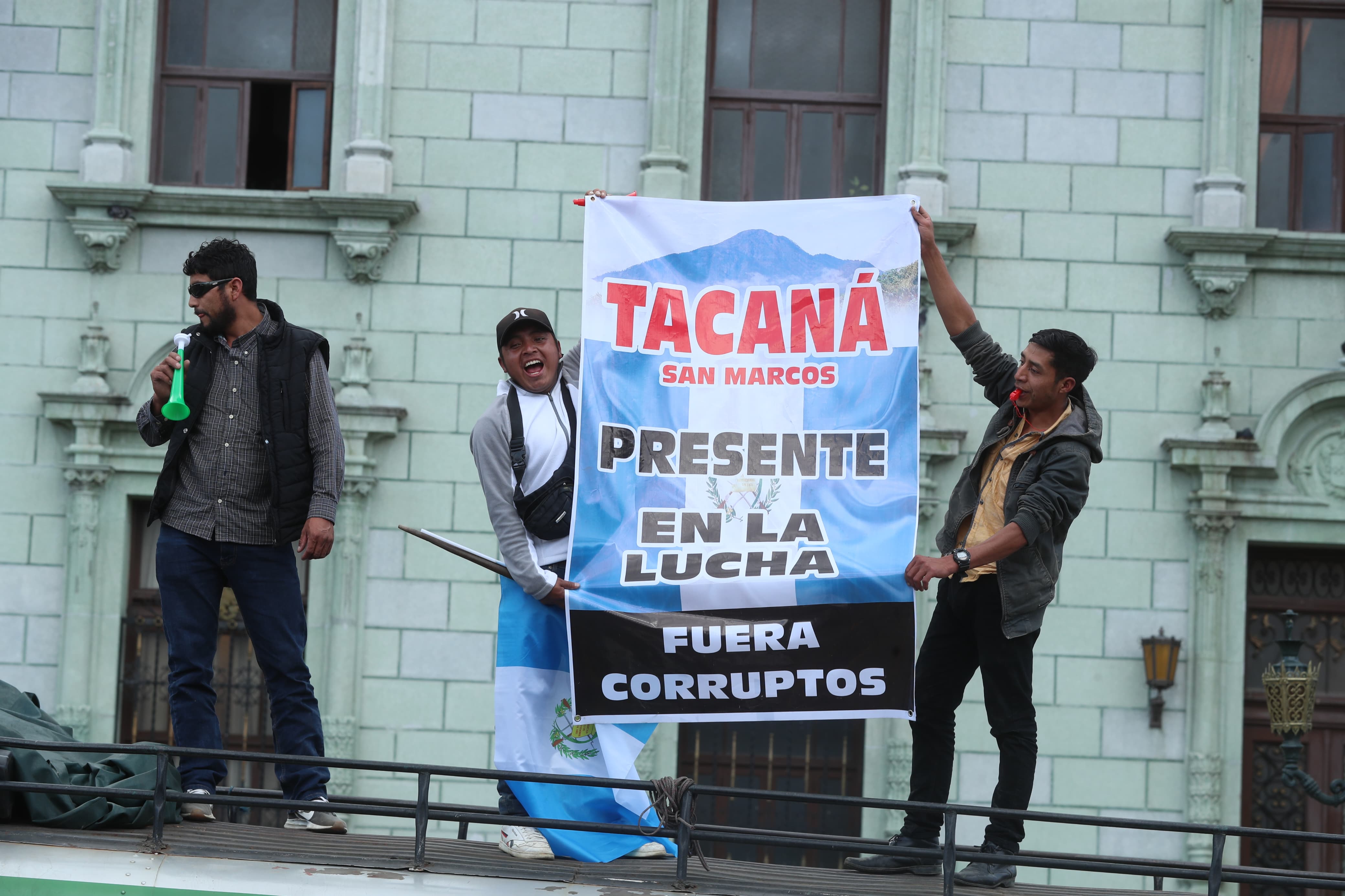 Fotos: Así transcurre la jornada de bloqueos en el departamento de Guatemala el 10 de octubre de 2023 tras 9 días de protestas'