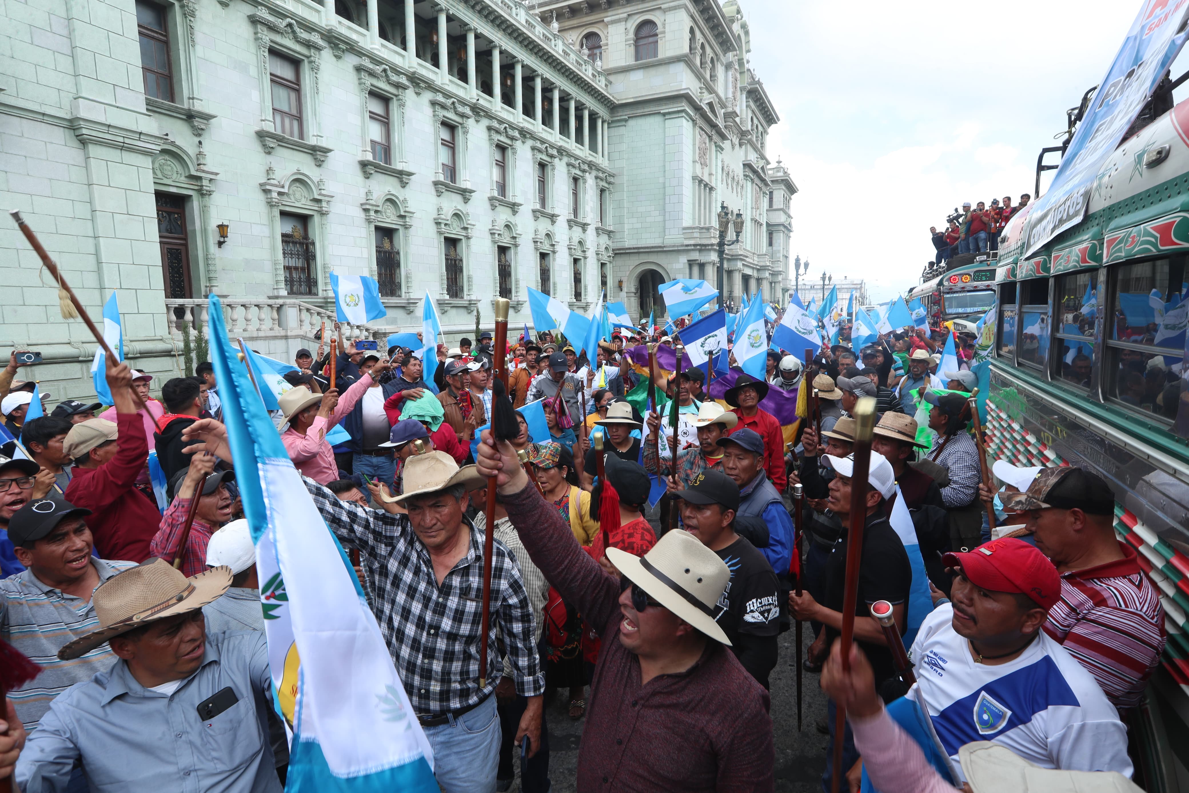 Fotos: Así transcurre la jornada de bloqueos en el departamento de Guatemala el 10 de octubre de 2023 tras 9 días de protestas