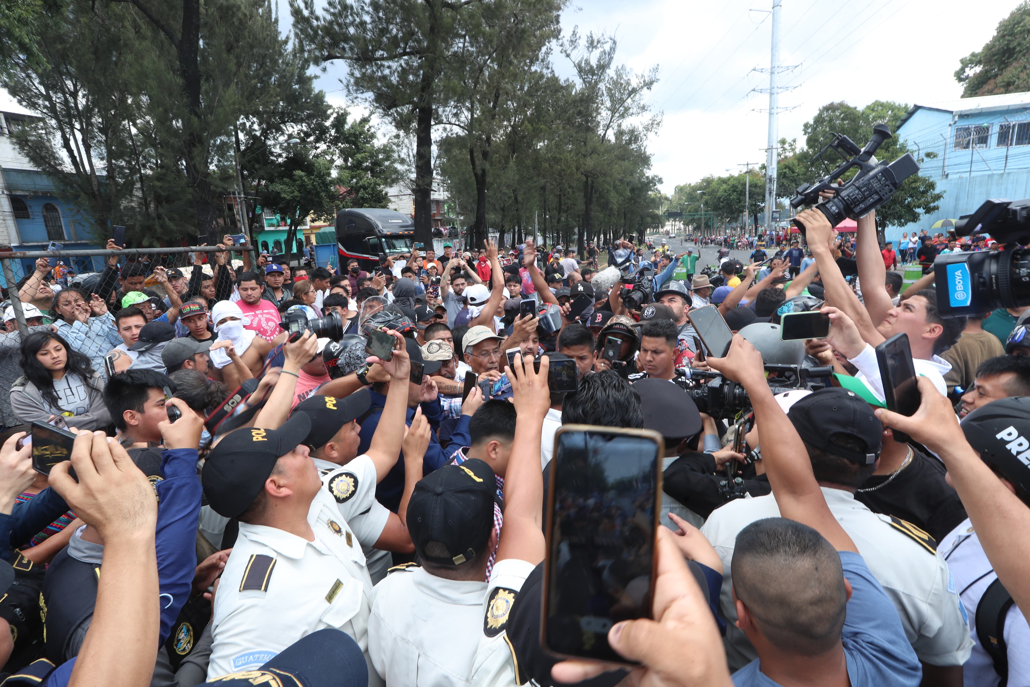 Fotos: Así transcurre la jornada de bloqueos en el departamento de Guatemala el 10 de octubre de 2023 tras 9 días de protestas'