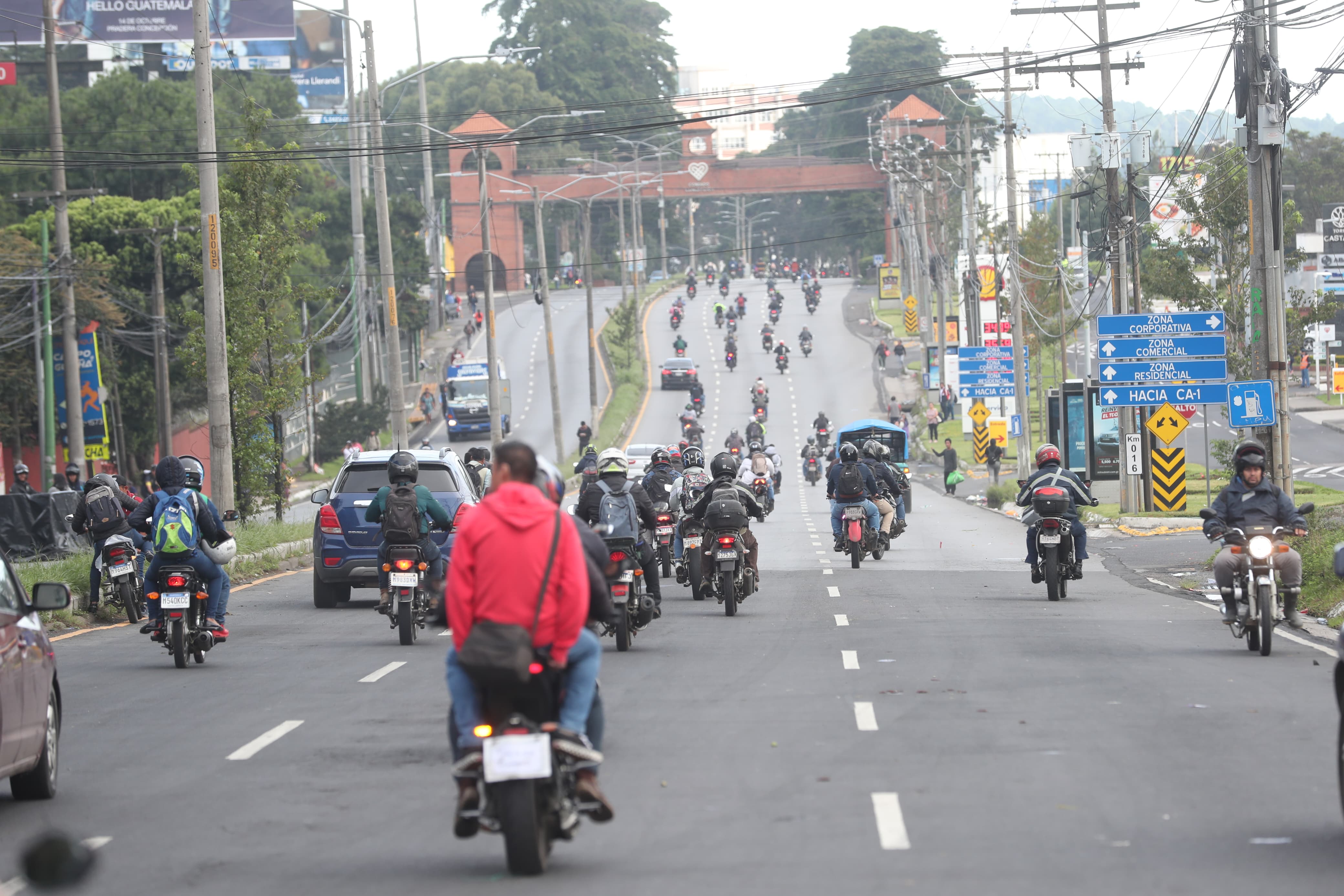 Fotos: Así transcurre el décimo día de bloqueos en el departamento de Guatemala este 11 de octubre de 2023'