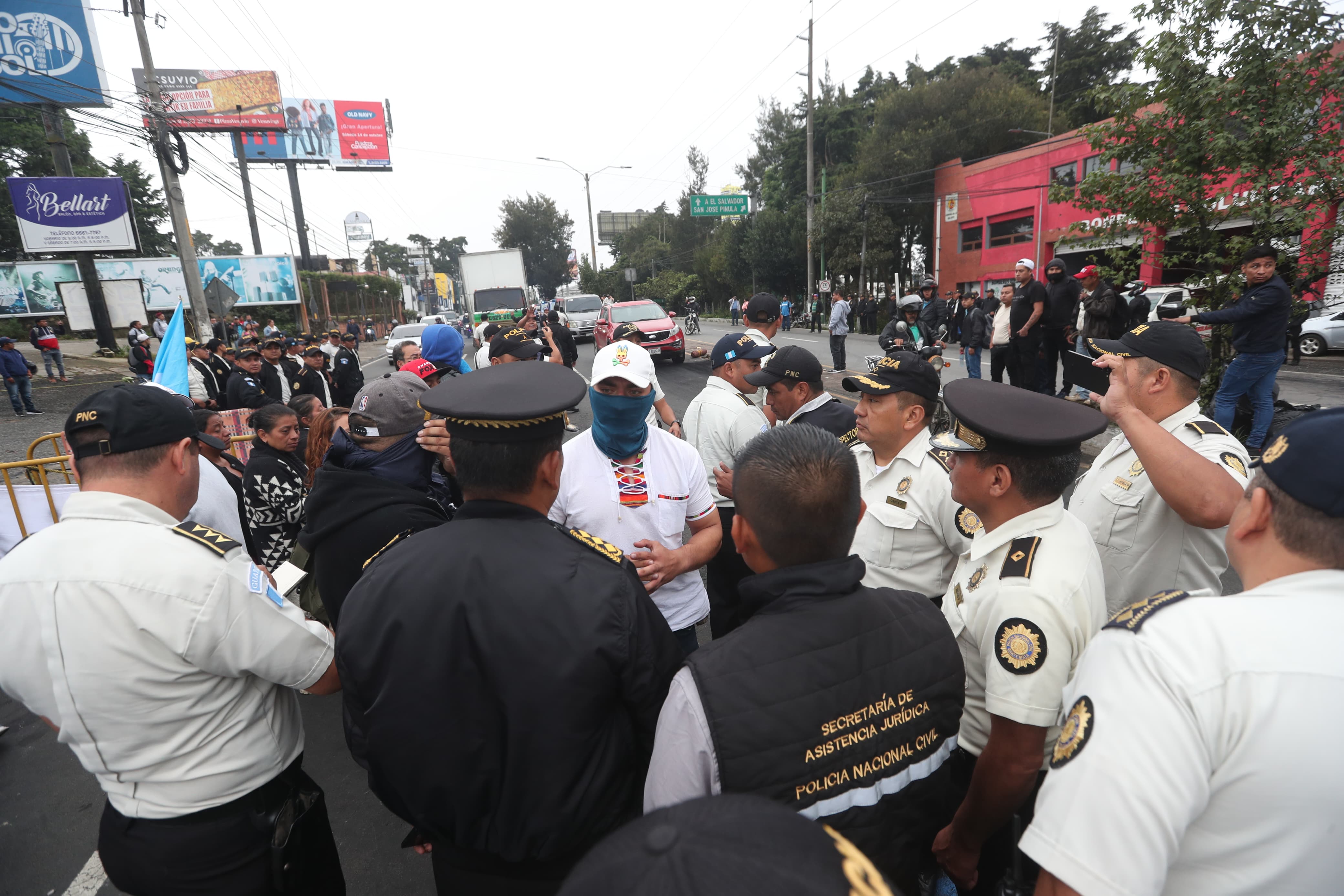 Fotos: Así transcurre el décimo día de bloqueos en el departamento de Guatemala este 11 de octubre de 2023'