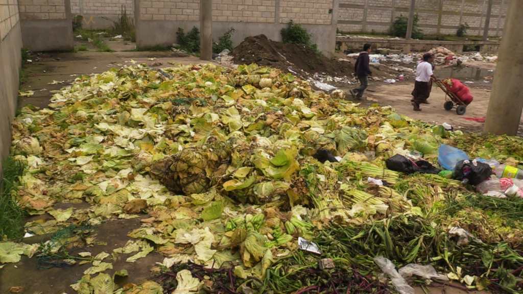 Se desechan verduras por los bloqueos