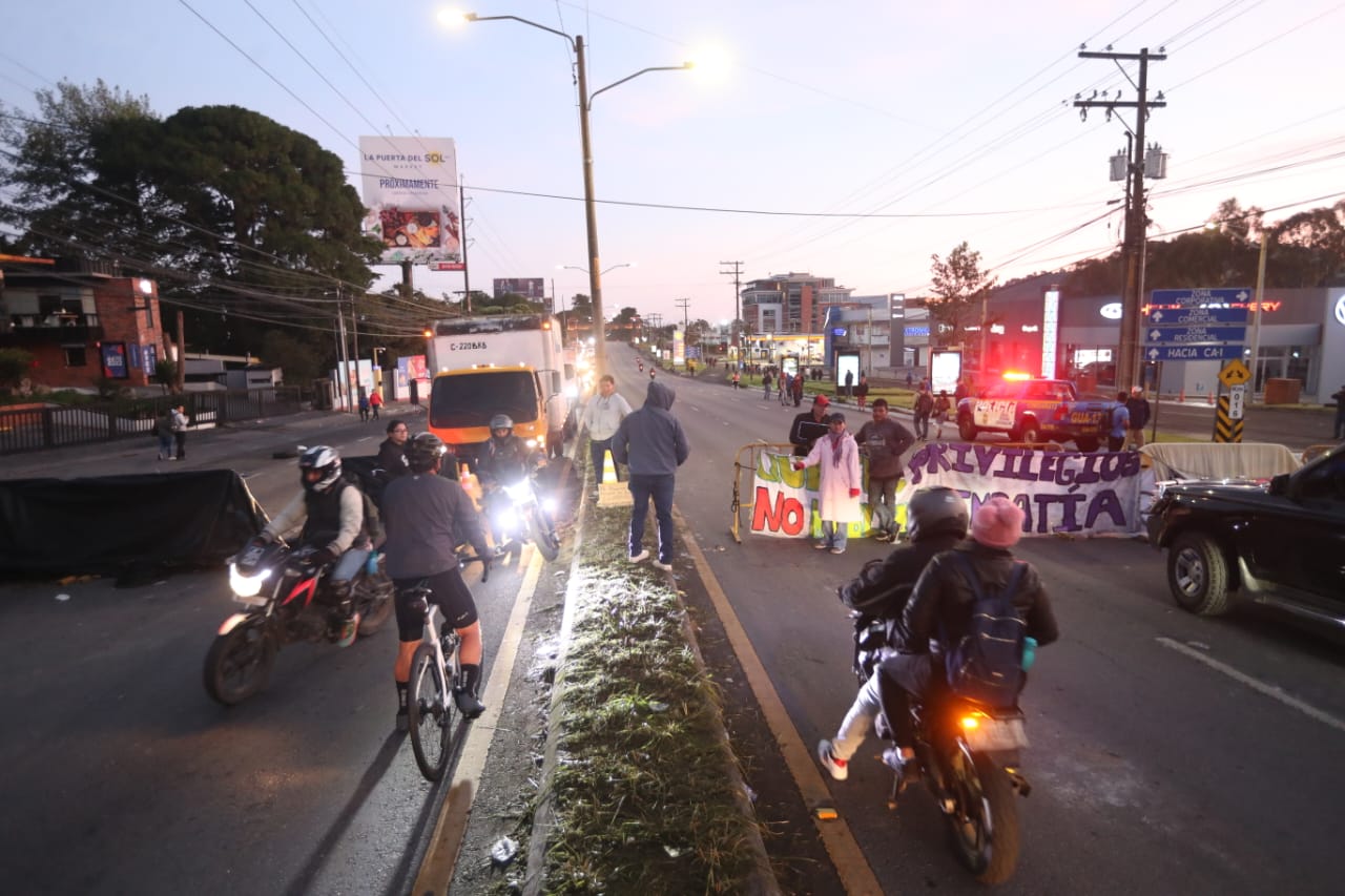 Fotos: Así transcurre la jornada onceava de bloqueos en Guatemala en este 12 de octubre de 2023'