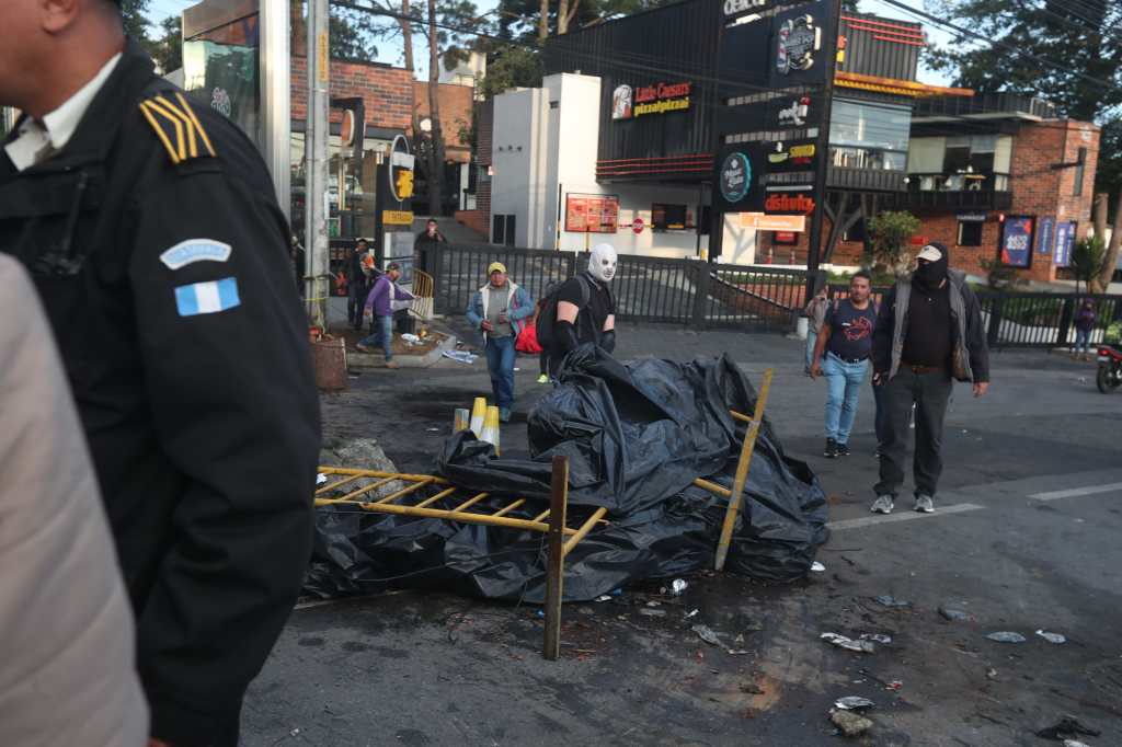 ¿Qué se sabe del incidente en km 16 de carretera a El Salvador en donde la PNC capturo a un hombre en la manifestación? 