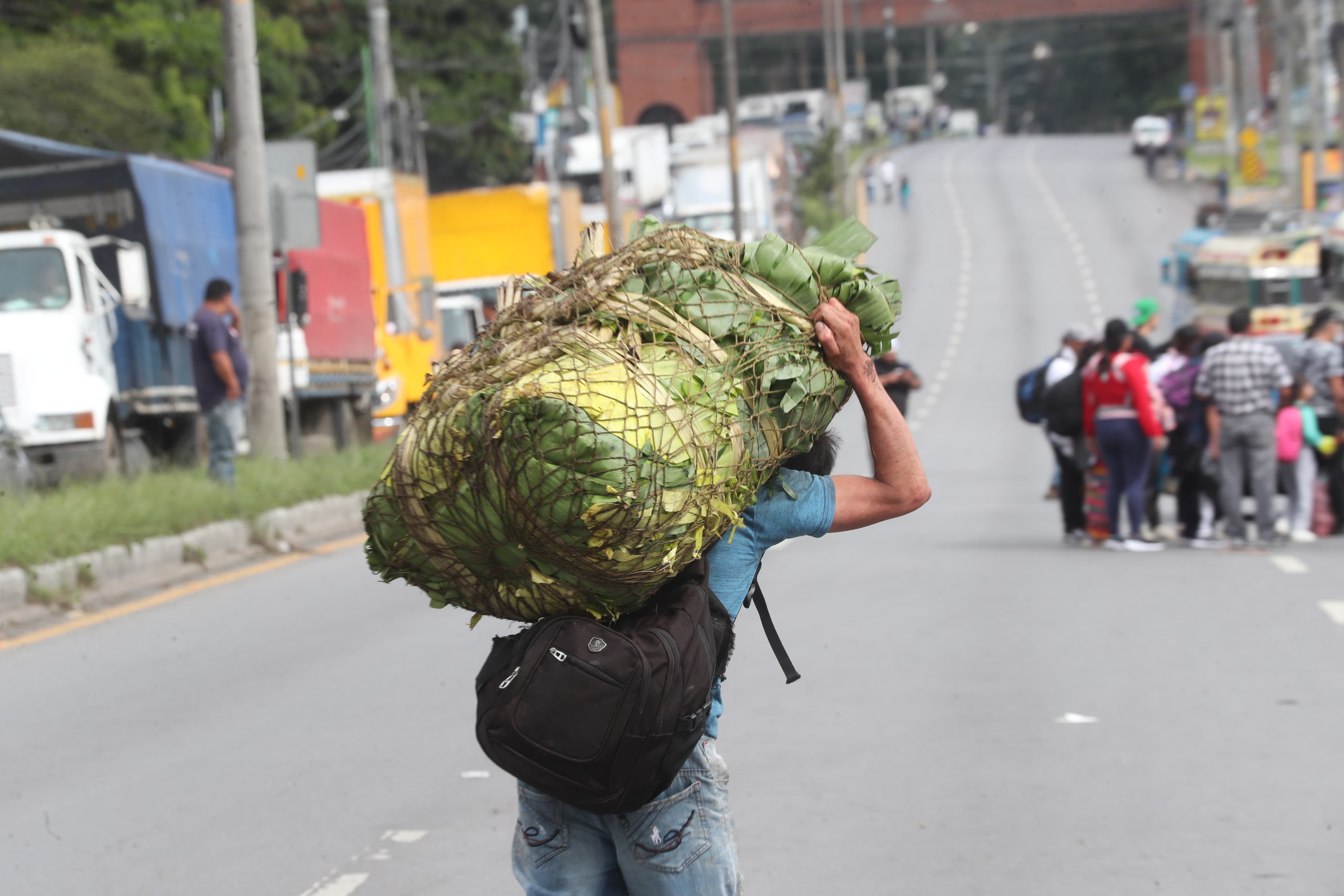 Fotos: Así transcurre la jornada onceava de bloqueos en Guatemala en este 12 de octubre de 2023'