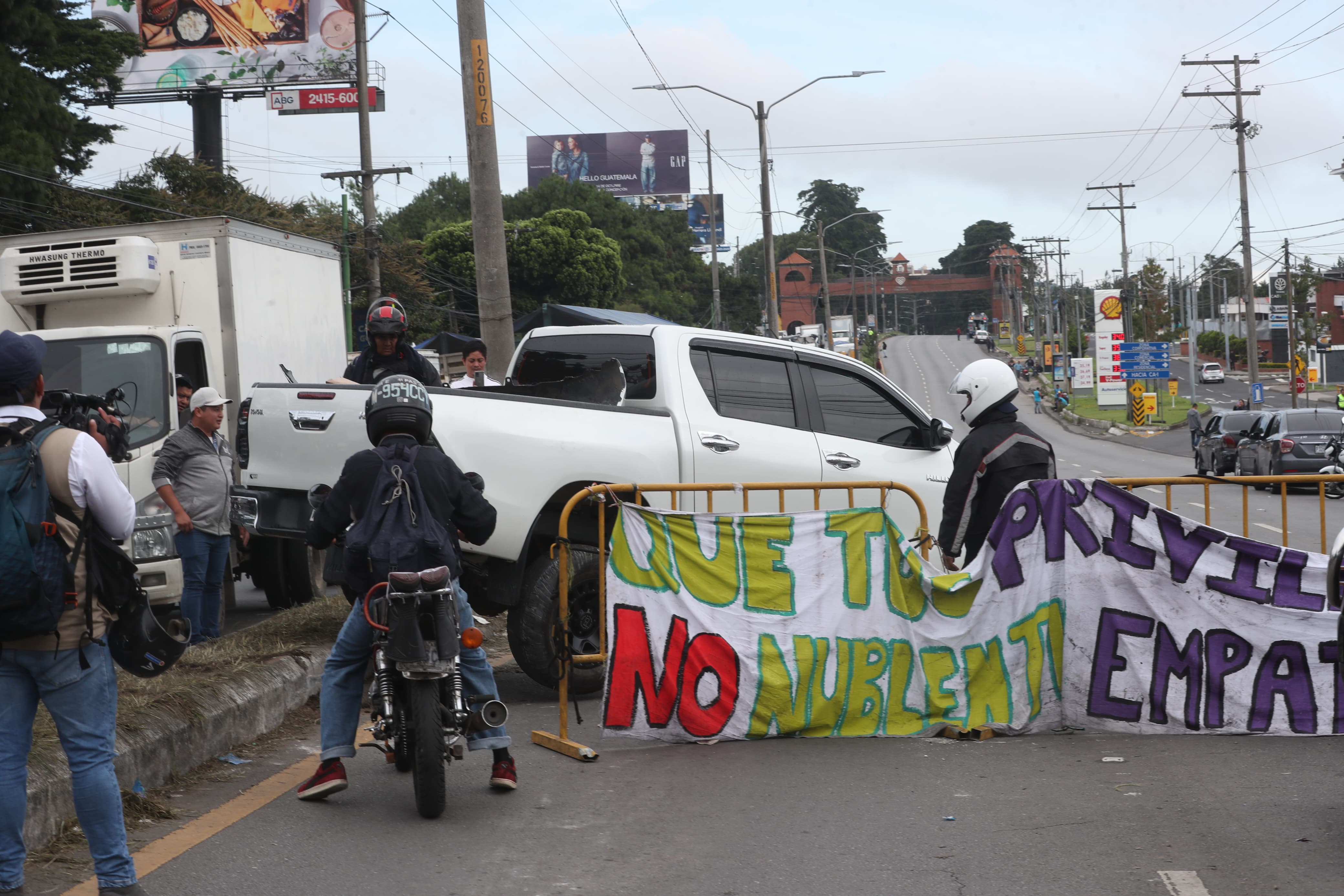 Fotos: Así transcurre la jornada onceava de bloqueos en Guatemala en este 12 de octubre de 2023'