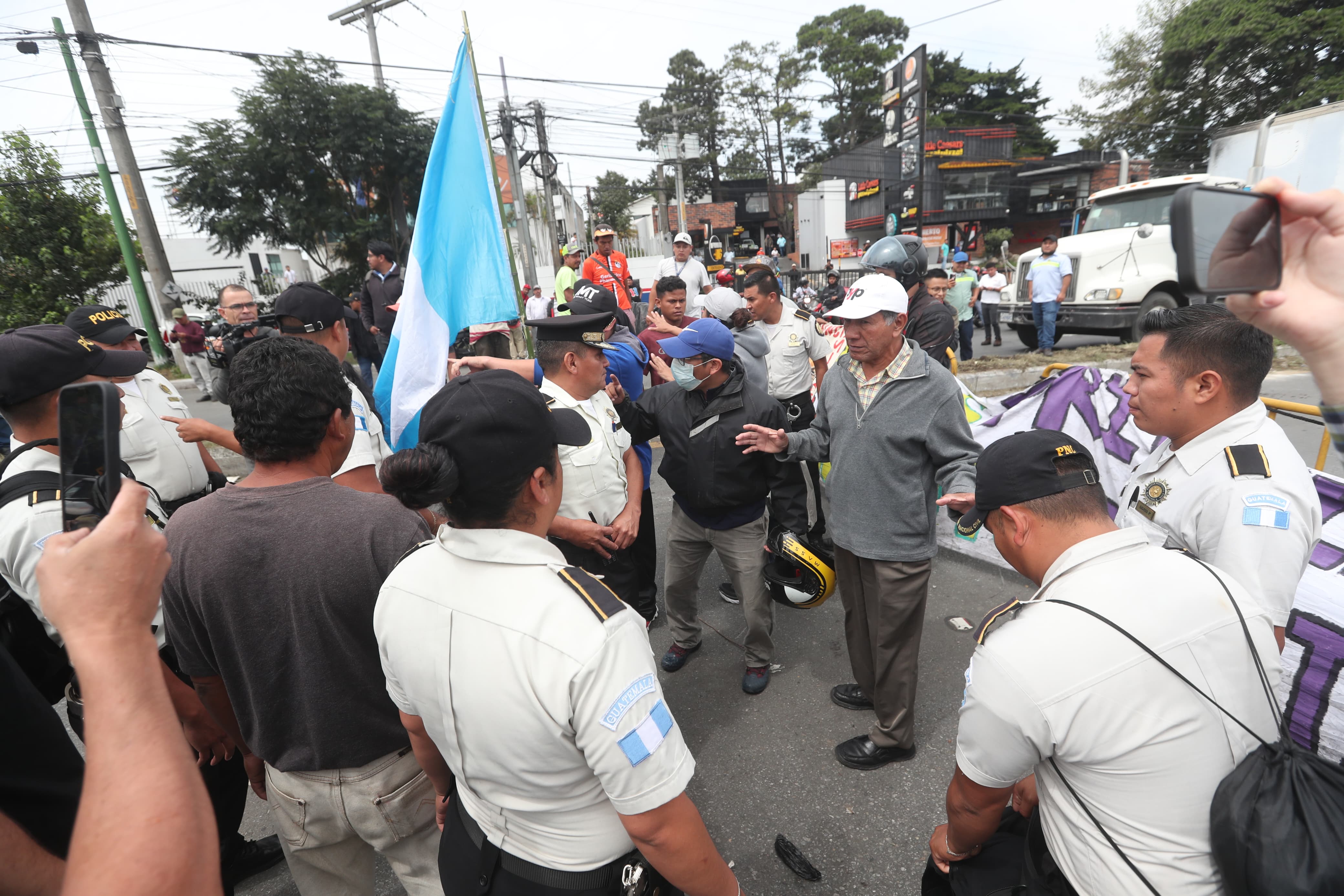 Fotos: Así transcurre la jornada onceava de bloqueos en Guatemala en este 12 de octubre de 2023'