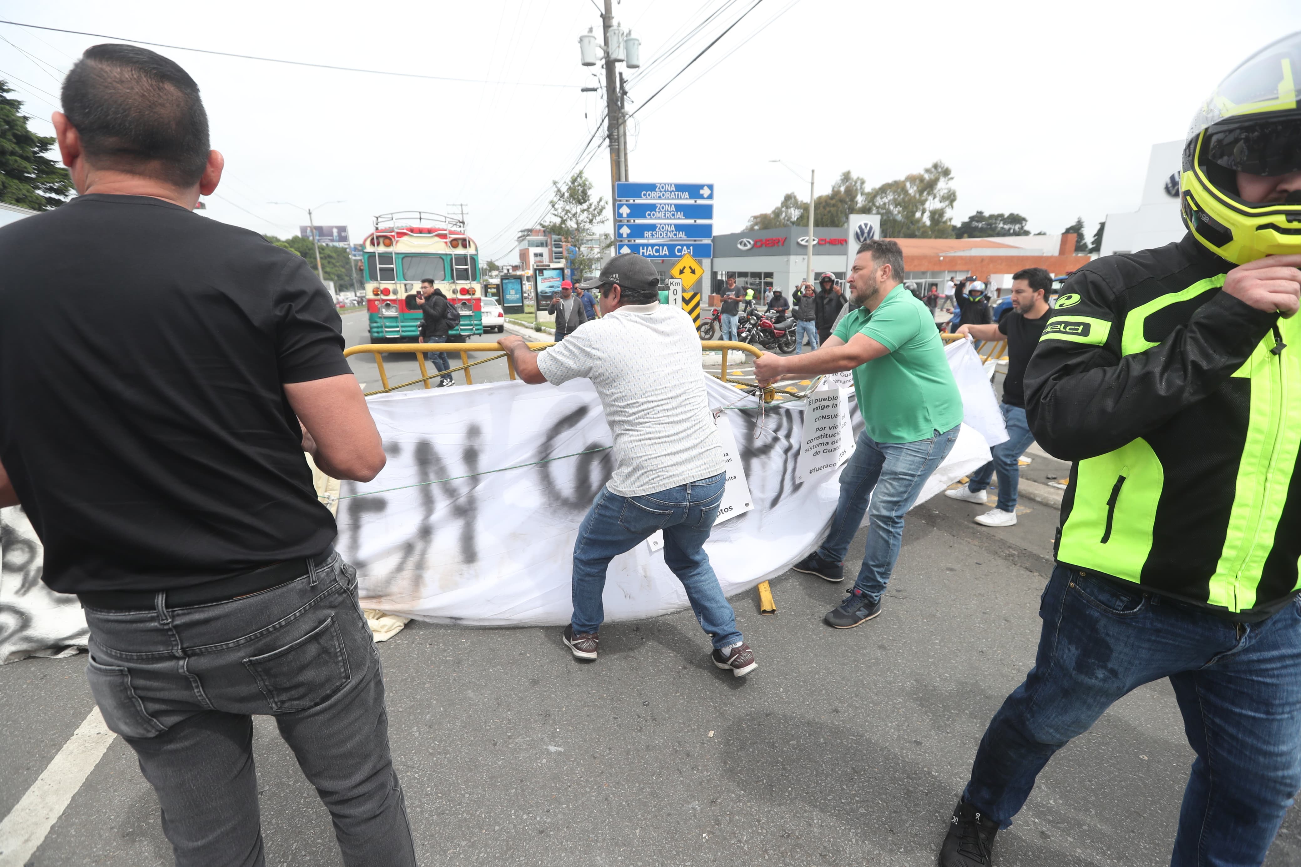 Fotos: Así transcurre la jornada onceava de bloqueos en Guatemala en este 12 de octubre de 2023'