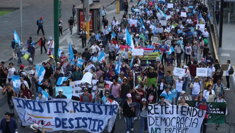 La CC resolvió liberar las instalaciones del MP en un plazo de seis horas. (Foto Prensa Libre: Esbin García)