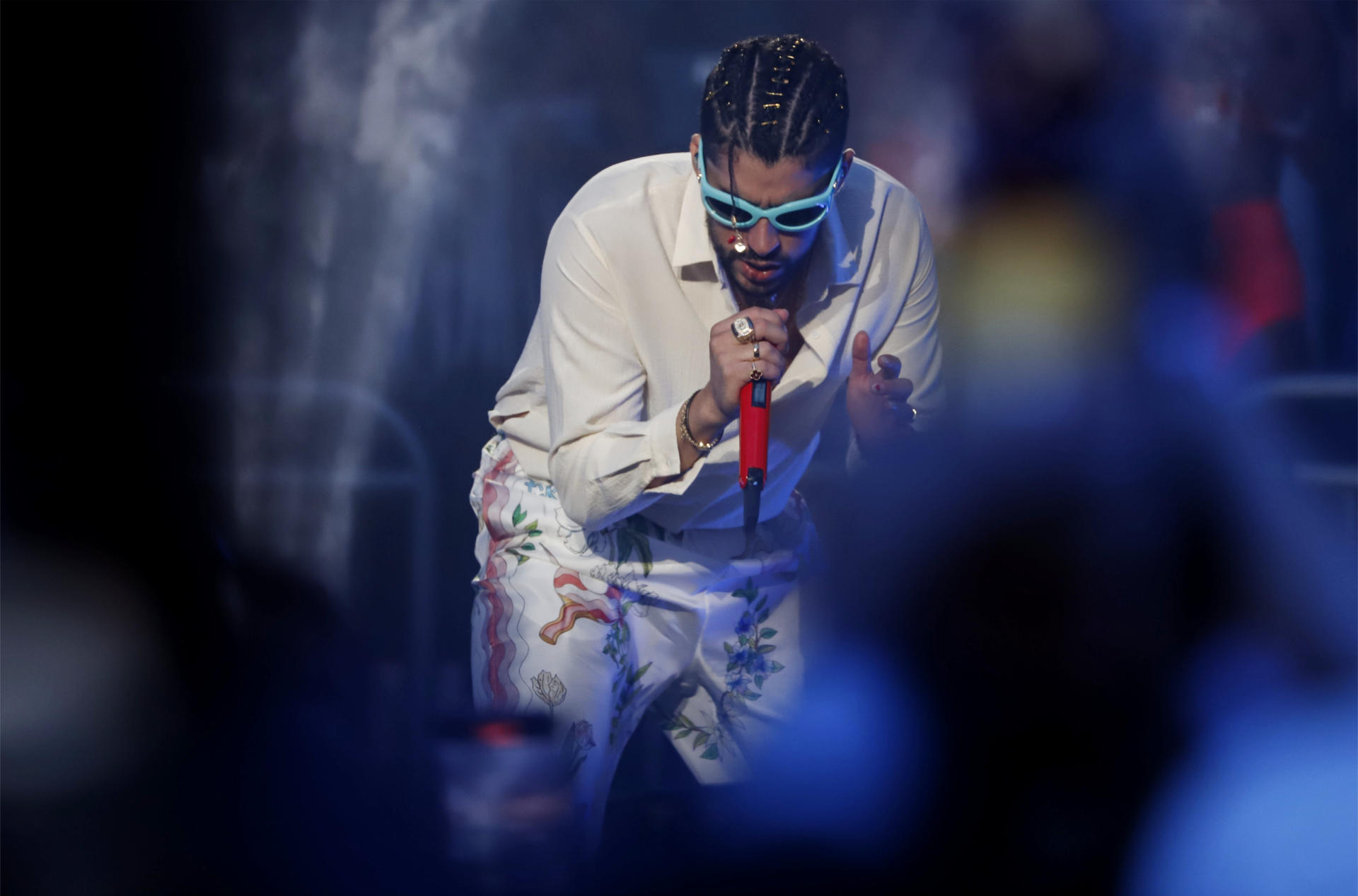 Bad Bunny lanza un disco que promete una vez más revolucionar la industria musical