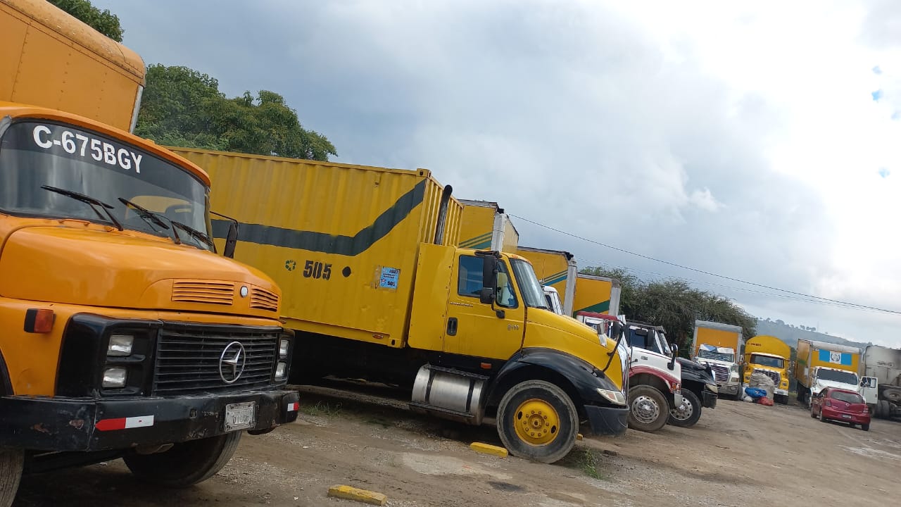 El servicio de extracción de basura en la capital está paralizado. (Foto Prensa Libre: Cortesía GREREDESOLGUA)