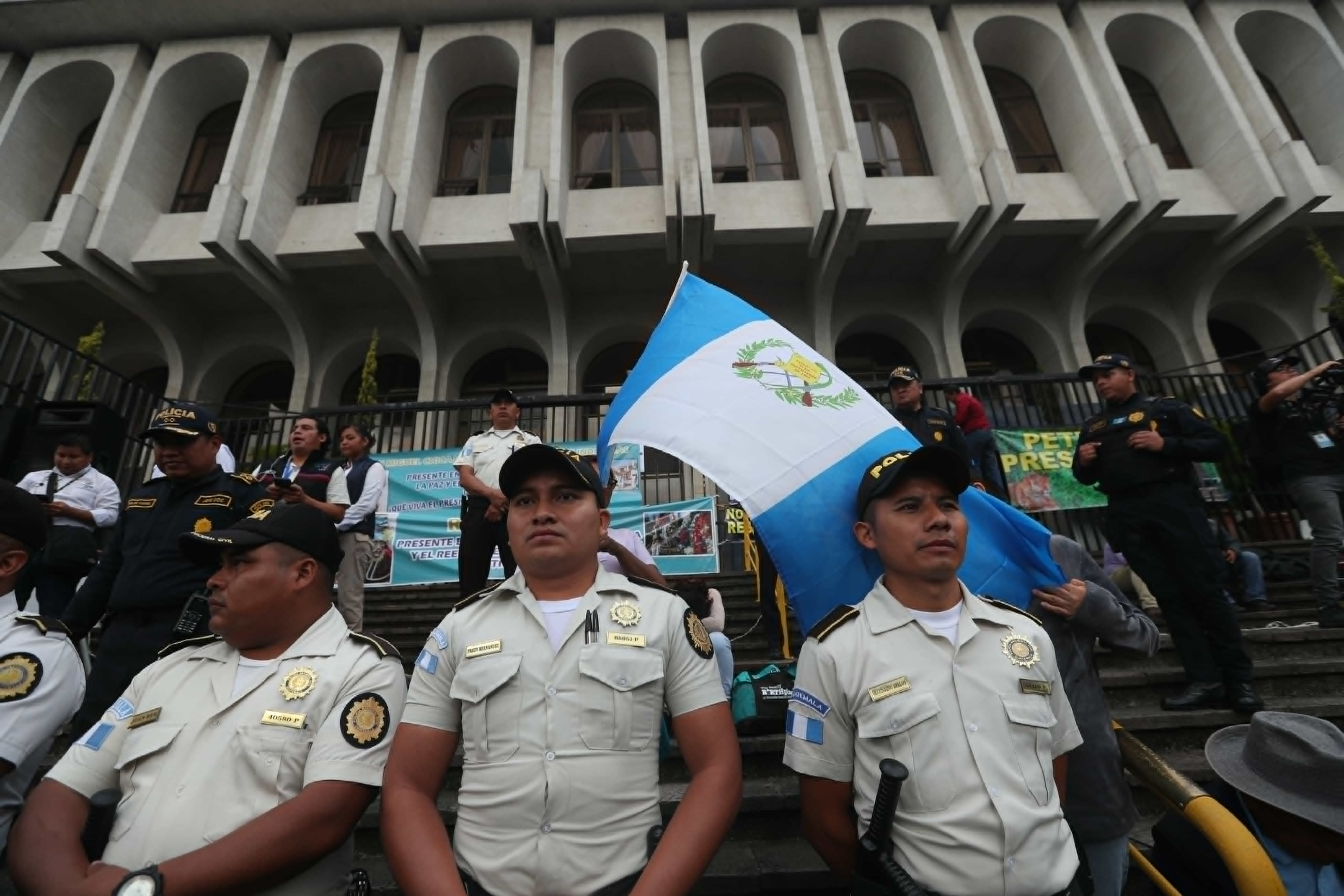 Las acciones legales contra el Movimiento Semilla, del presidente electo Bernardo Arévalo, han desatado protestas y bloqueos, pues sectores las consideran un ataque contra la democracia de Guatemala. (Foto Prensa Libre: Érick Ávila)