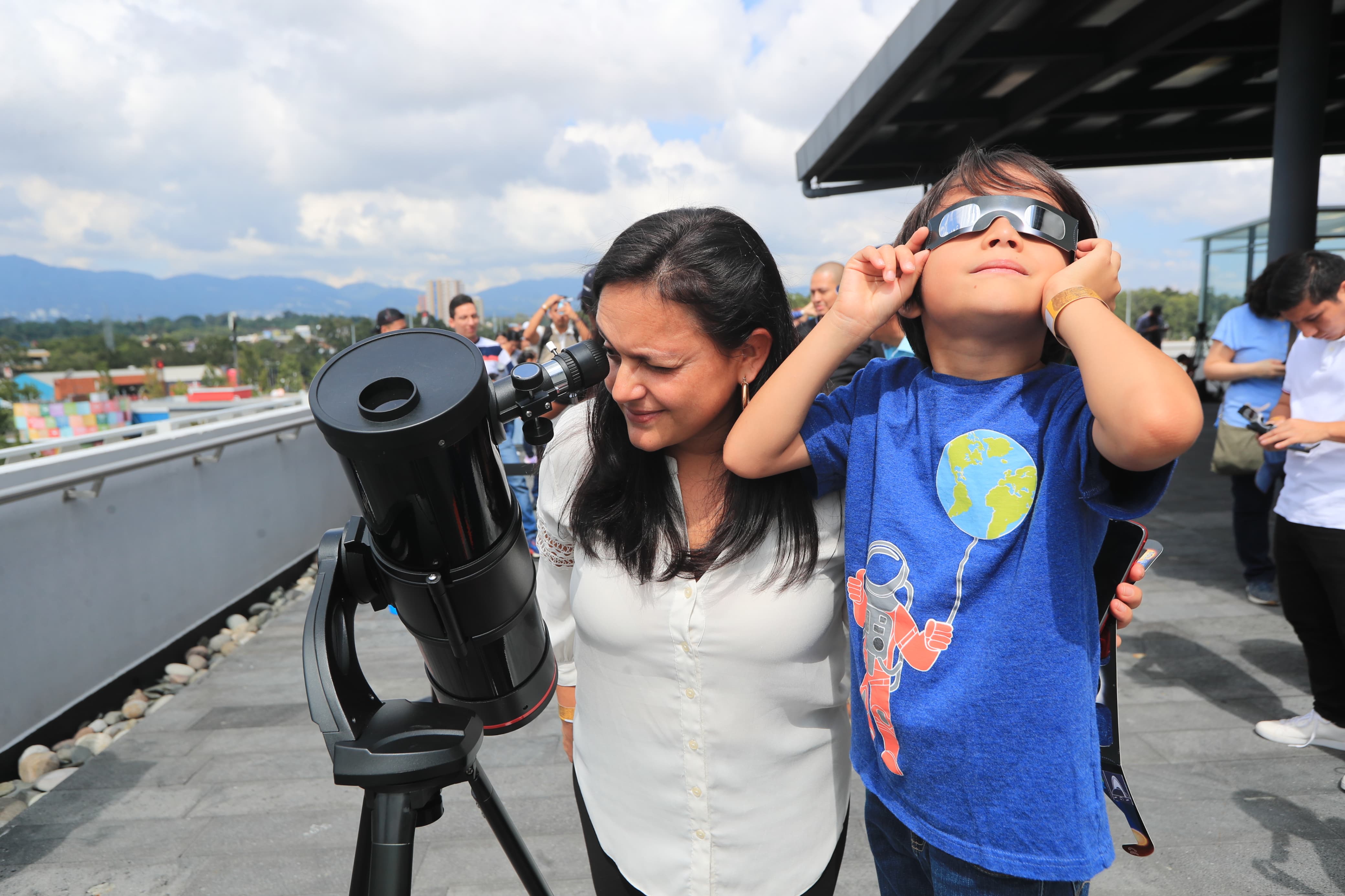 El 14 de octubre de 2023 un eclipse parcial de Sol se vivió en Guatemala.  (Foto Prensa Libre: Elmer Vargas)