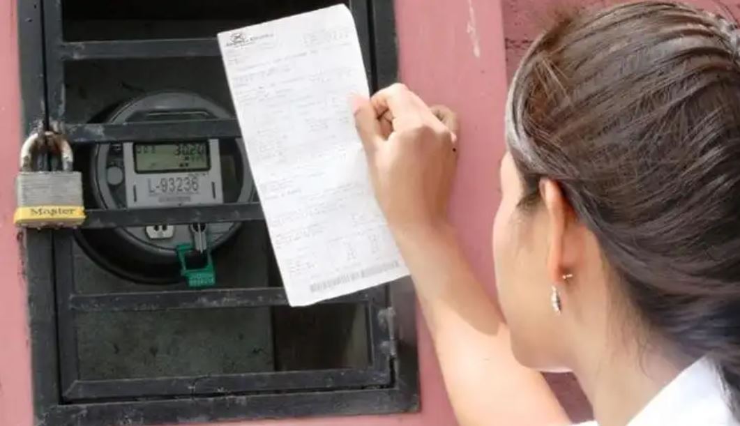 Las tarifas de electricidad se ajustan cada tres meses, pero en los últimos períodos se han mantenido estables por la CNEE. (Foto, Prensa Libre: Hemeroteca PL).