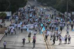 Mercados se unen a la manifestación