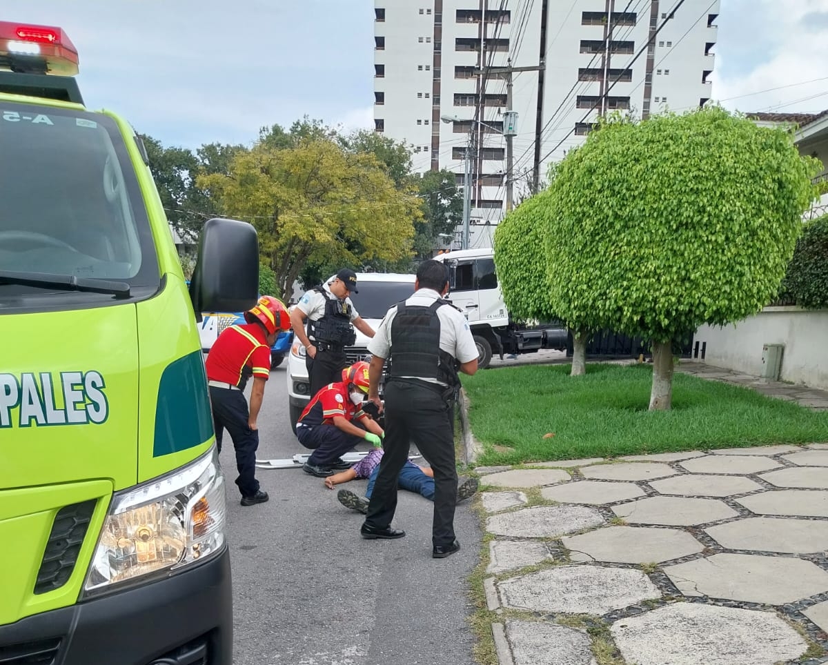 Gerónimo Daniel Pérez Ajín, de 34 años murió baleado en una calle de la colonia Vista Hermosa 2, zona 15 de la capital. Sujetos en motocicleta quisieron robarle un celular, según testigos. (Foto Prensa Libre: Cortesía).