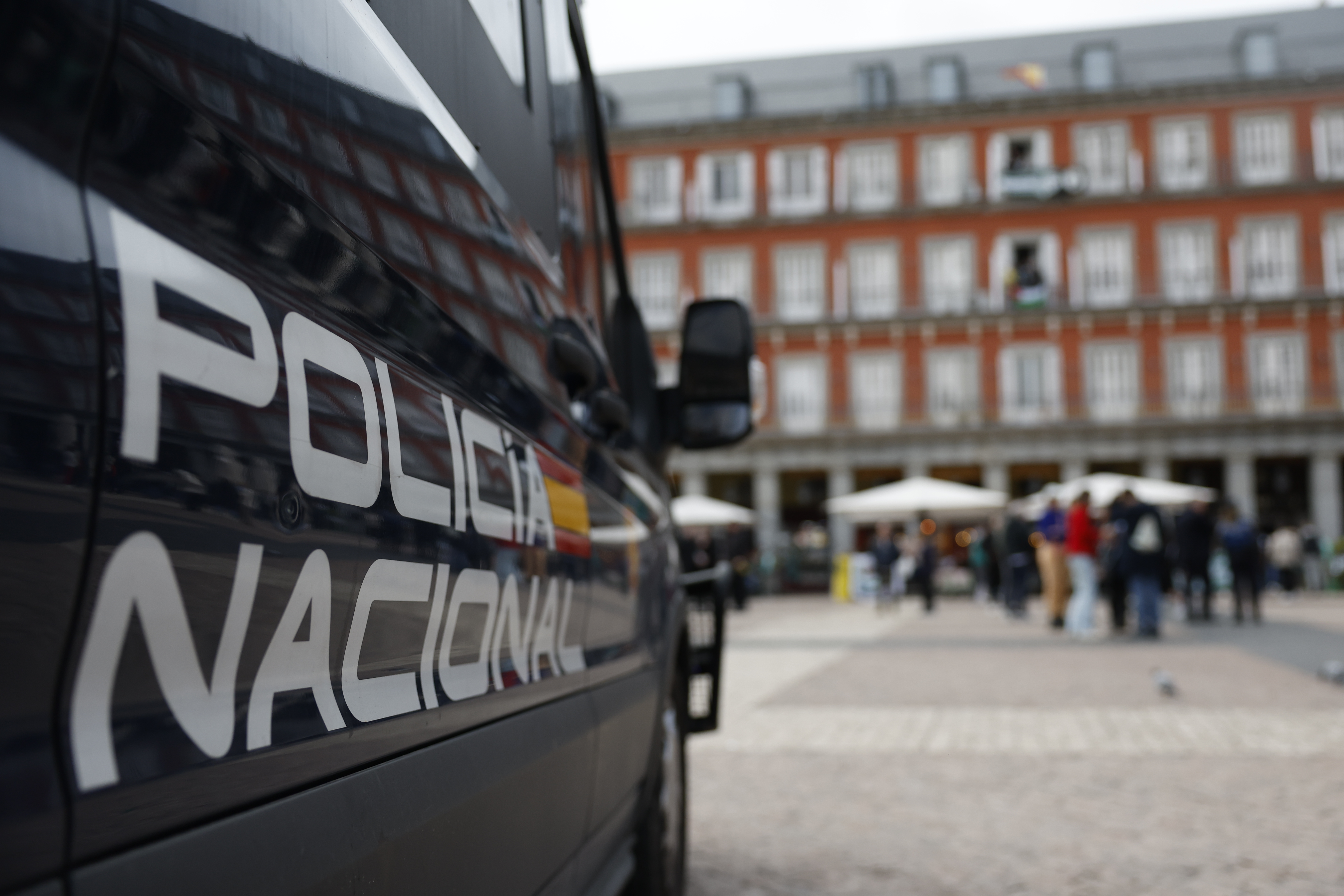 Vista general de un dispositivo de seguridad en el centro de Madrid.