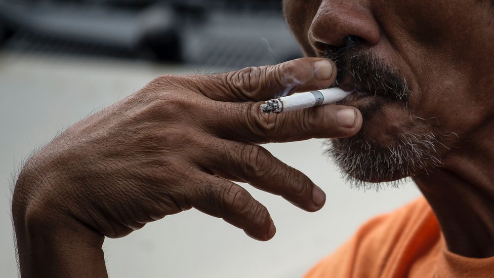 El cáncer de pulmón está estrechamente relacionado al tabaquismo.