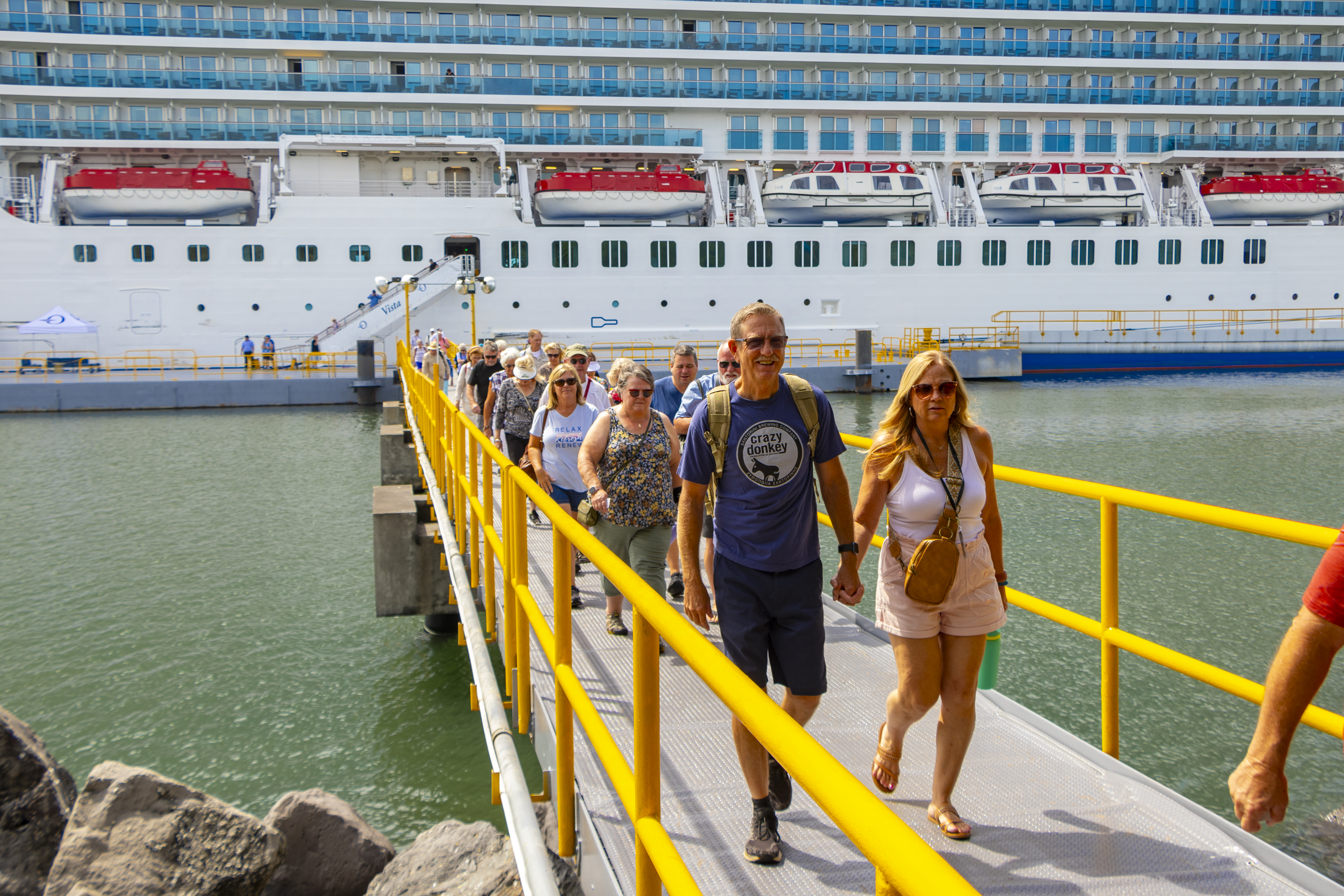 En el país acaba de iniciar la temporada de cruceros 2023-2024, a finales de octubre, dando la bienvenida al crucero MS Silver Wind de Silversea Lines, que atracó en puerto Quetzal, proveniente de Huatulco, México, y con rumbo a Puntarenas, en Costa Rica.