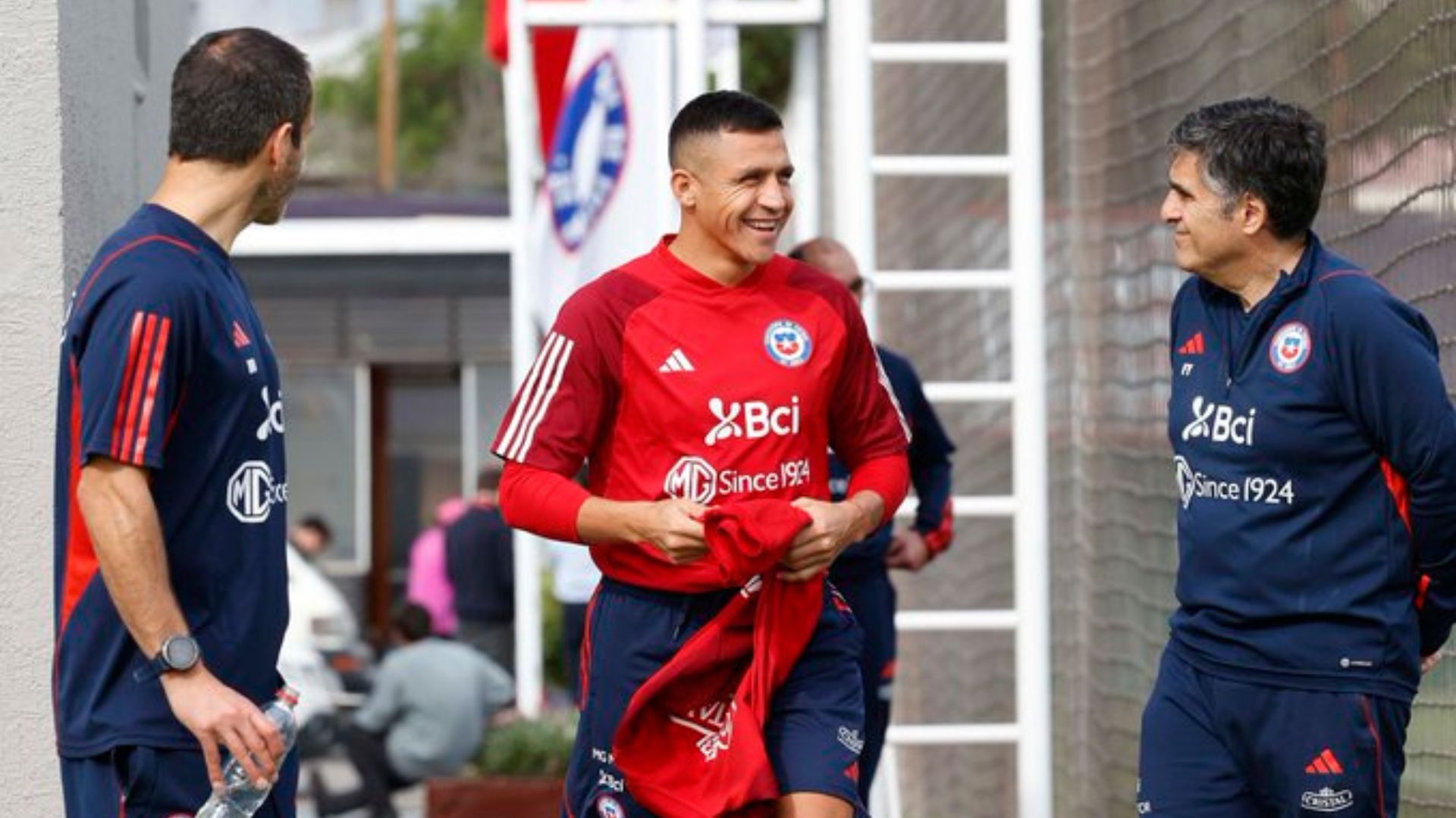 El jugador del Inter de Milán, Alexis Sánchez, en la concentración de su selección antes de empatar sin goles contra Paraguay. (Foto Prensa Libre: @LaRoja)