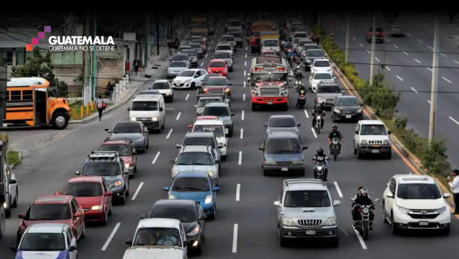 La carga vehichular continúa aumentando año tras año y el país debe buscar alternativas de movilidad como un Metro, el Aerometro, entre otras. (Foto Prensa Libre: Hemeroteca PL)