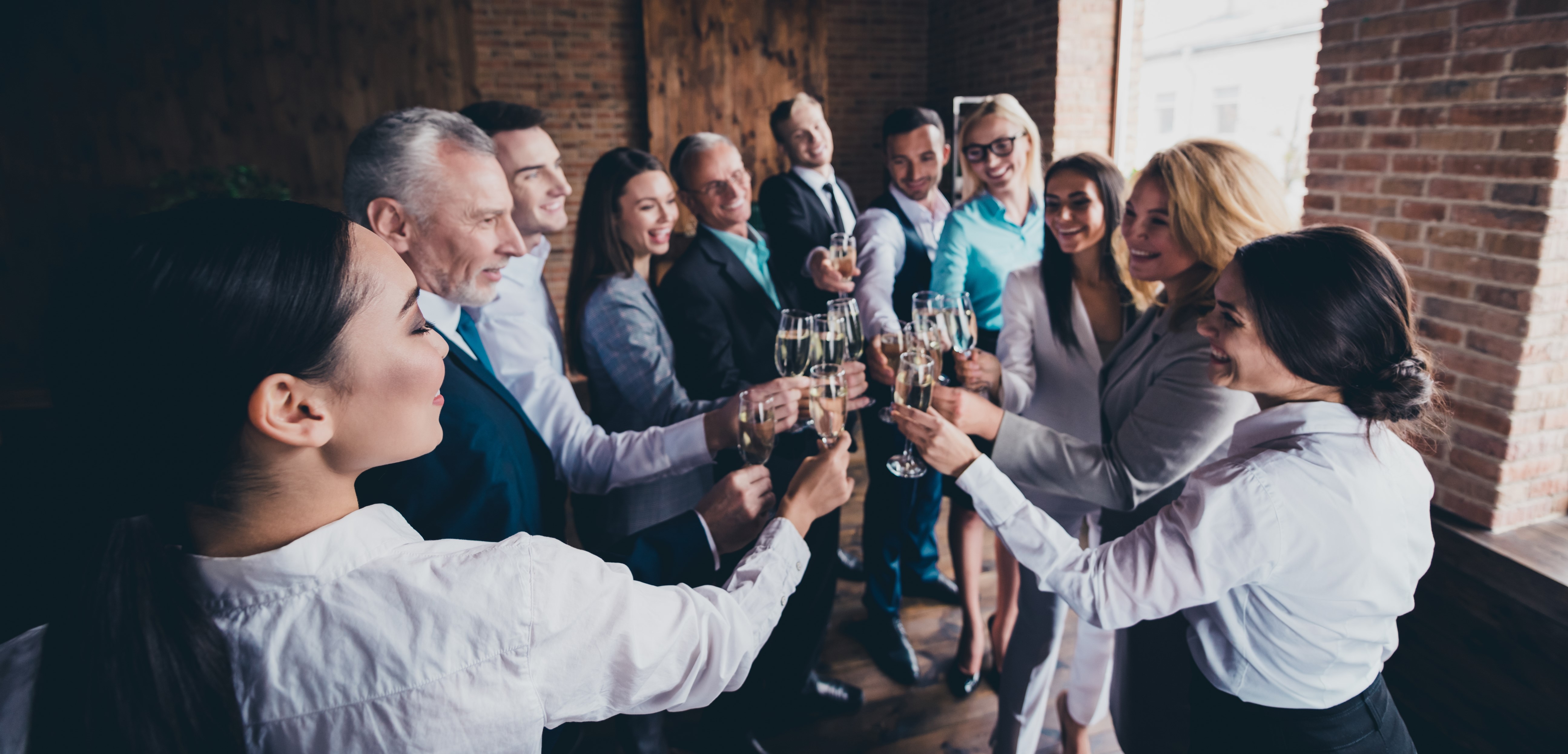 Cómo transformar los convivios de fin de año en oportunidades de mejora laboral