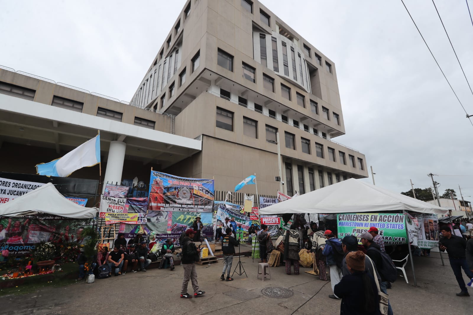 La sede del Ministerio Público ha estado bajo protesta de organizaciones indígenas desde el 2 de octubre de 2023. A la fecha persiste. (Foto Prensa Libre: Hemeroteca PL).