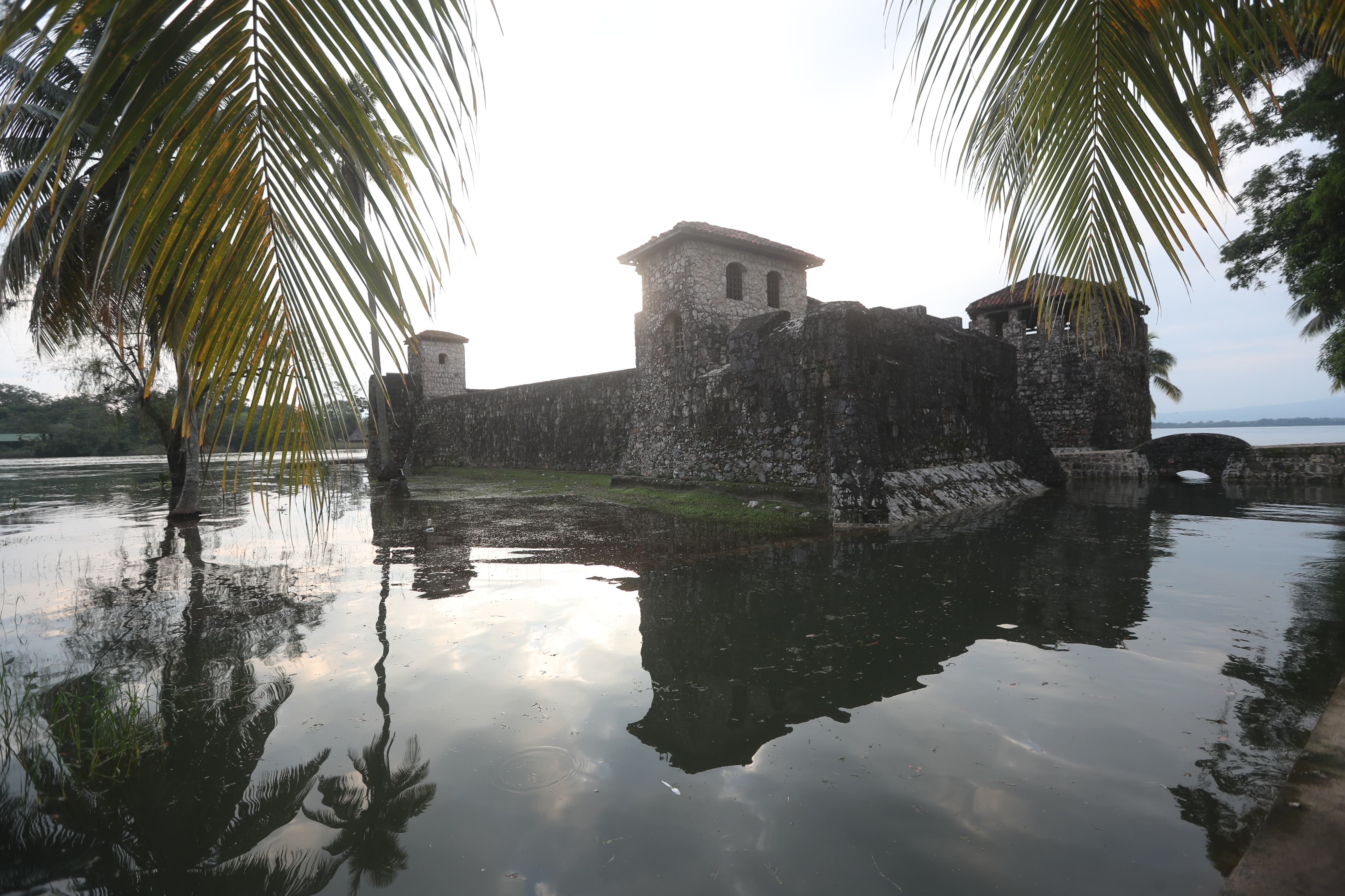 El Castillo de San Felipe escenario que acompaña la segunda etapa de la Vuelta. Foto Prensa Libre (Érick Ávila)