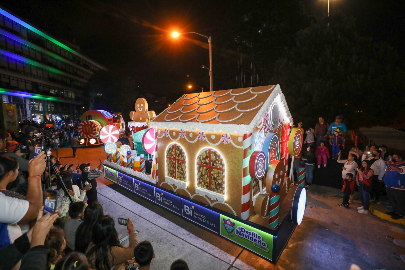 Desfile Navideño 2024, una actividad organizada por la Municipalidad capitalina