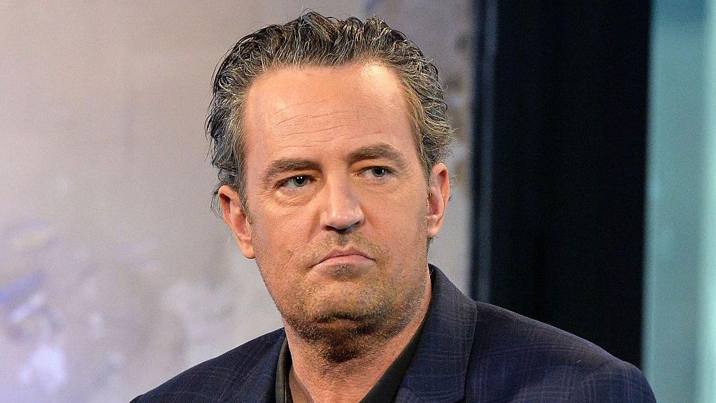 Un mes y medio tras su muerte, los forenses dieron con la causa de muerte de la estrella de Friends Matthew Perry. 