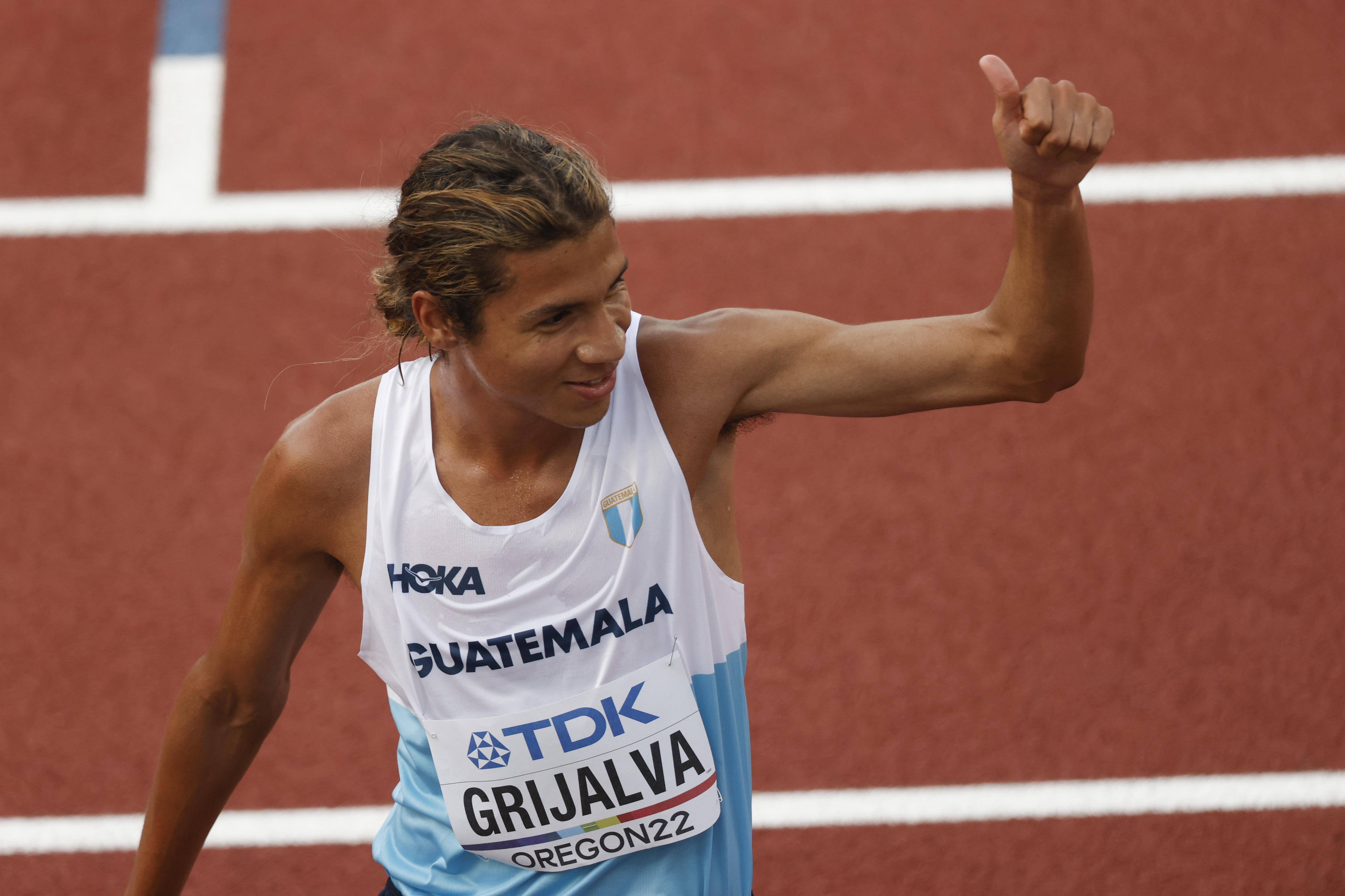 El guatemalteco, Luis Grijalva, tras competir en la clasificación de 5000 m masculino en los Campeonatos Mundiales de Atletismo. (Foto Prensa Libre: EFE)