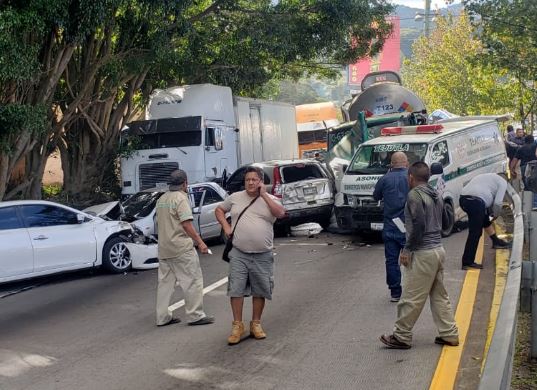 Colisión Múltiple en ruta Interamericana