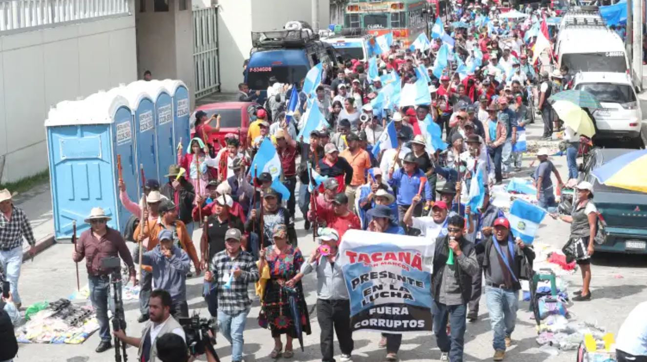 En octubre 2023, Guatemala fue escenario de manifestaciones en rechazo a las acciones en contra del proceso electoral. (Foto Prensa Libre:  Erick Ávila) 