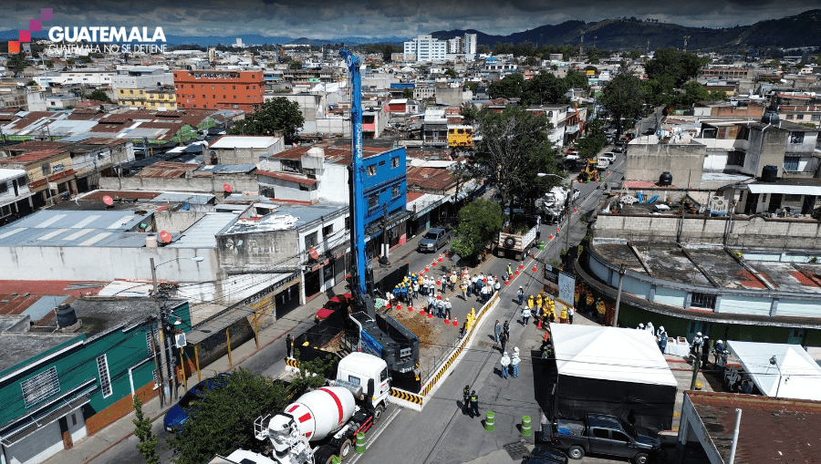 La construcción del Puente Belice II inició este año. El proyecto tiene una inversión de Q1 mil 785 millones y busca interconectar varias zonas de la capital y convertirse en una salida alterna a la ruta al Atlántico. (Foto Prensa Libre: Carlos Hernández)