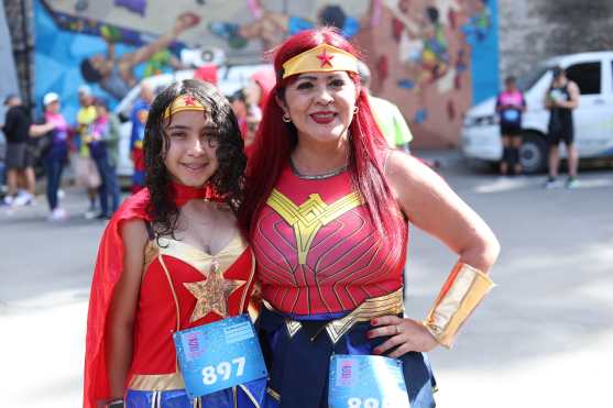 Así vivieron los participantes la edición 66 de la tradicional San Silvestre. (Fotos Prensa Libre: Esbin García)