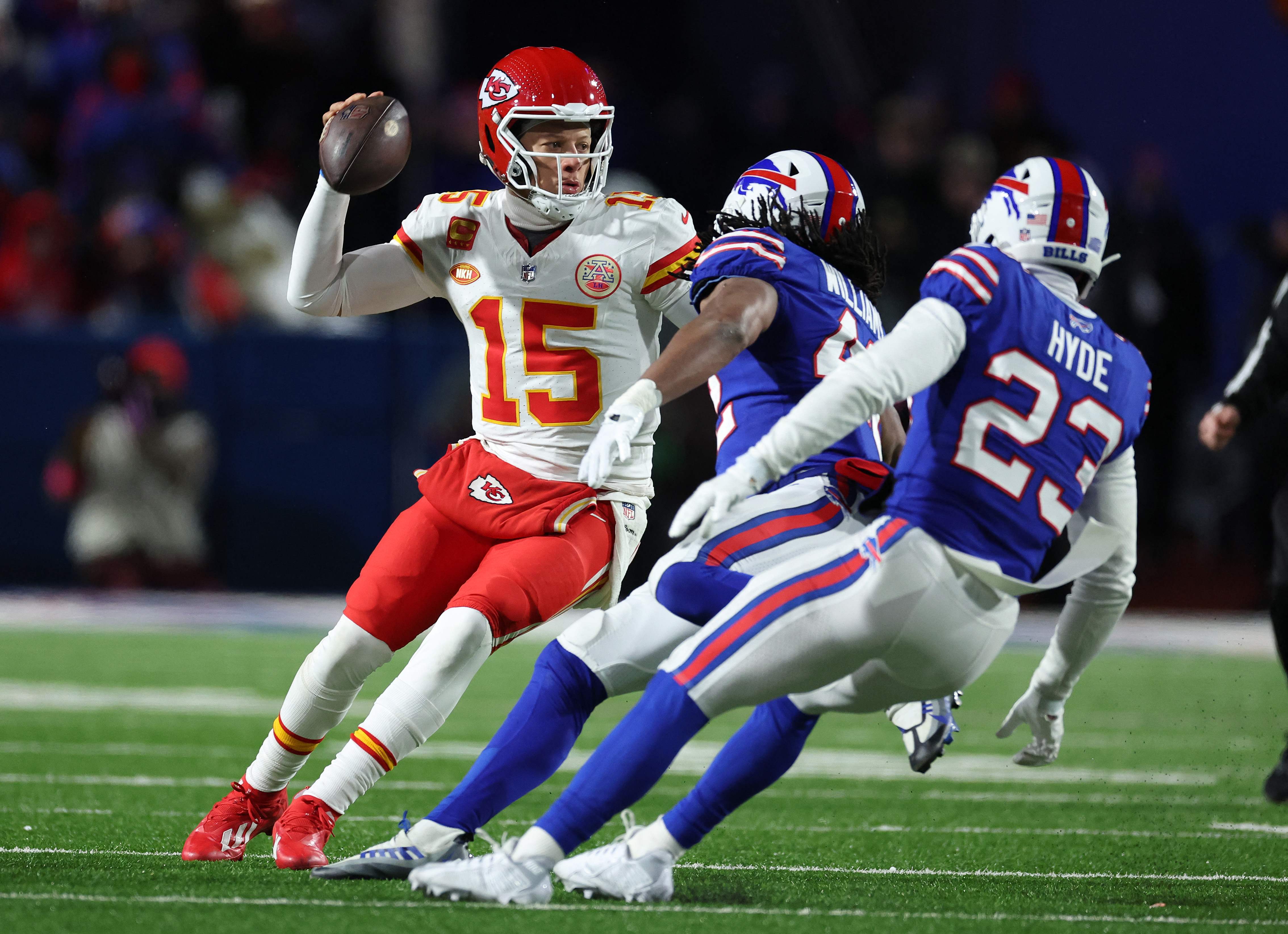 Patrick Mahomes de los Kansas City Chiefs en un partido con su equipo.