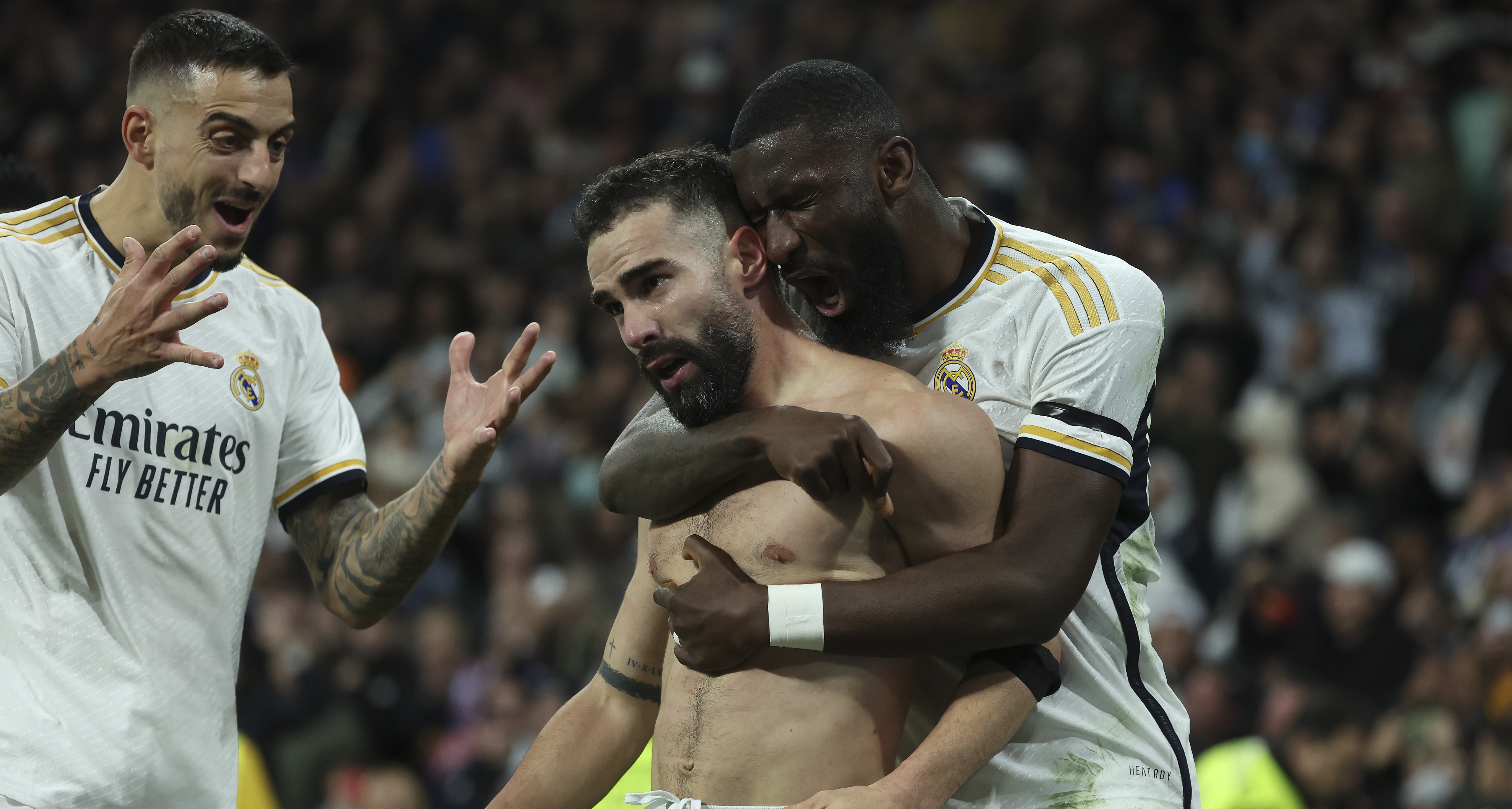 Dani Carvajal celebra un gol ante el Almería.