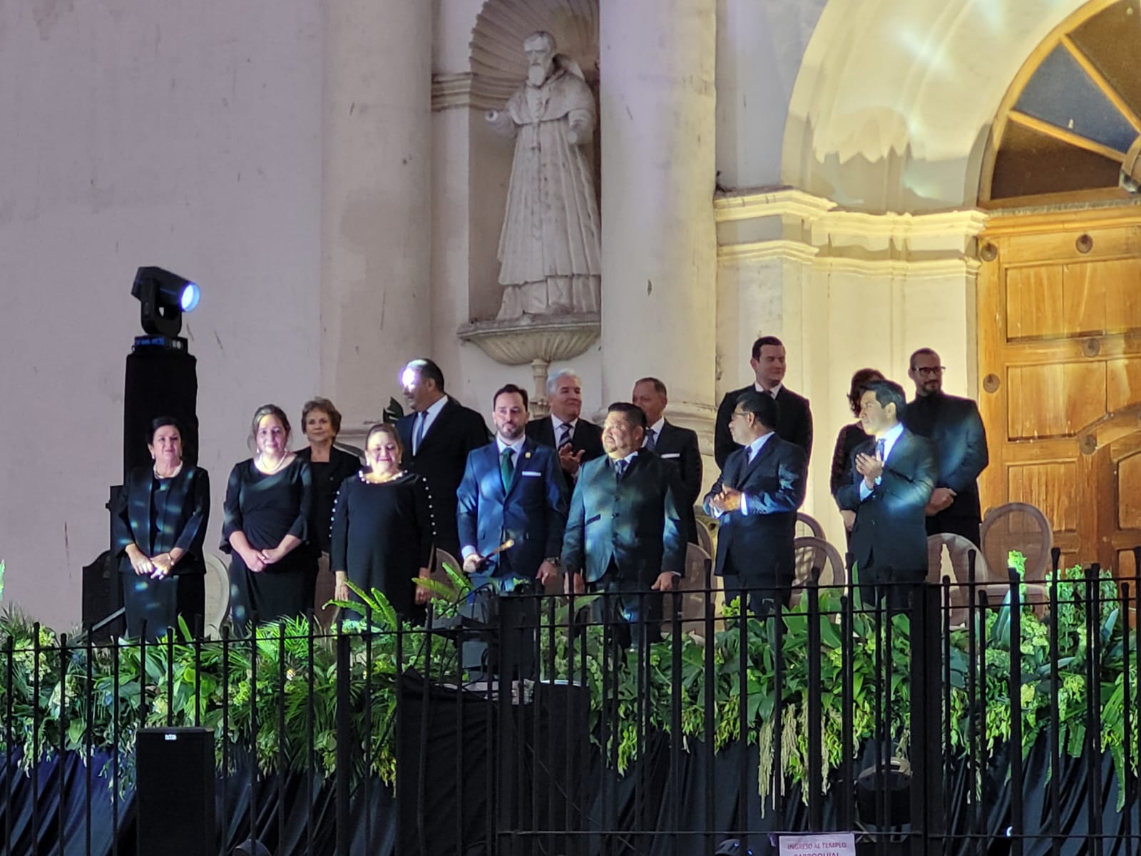 Juan Manuel Asturias juró como alcalde de Antigua Guatemala. (Foto Prensa Libre: Gabriel Molina)