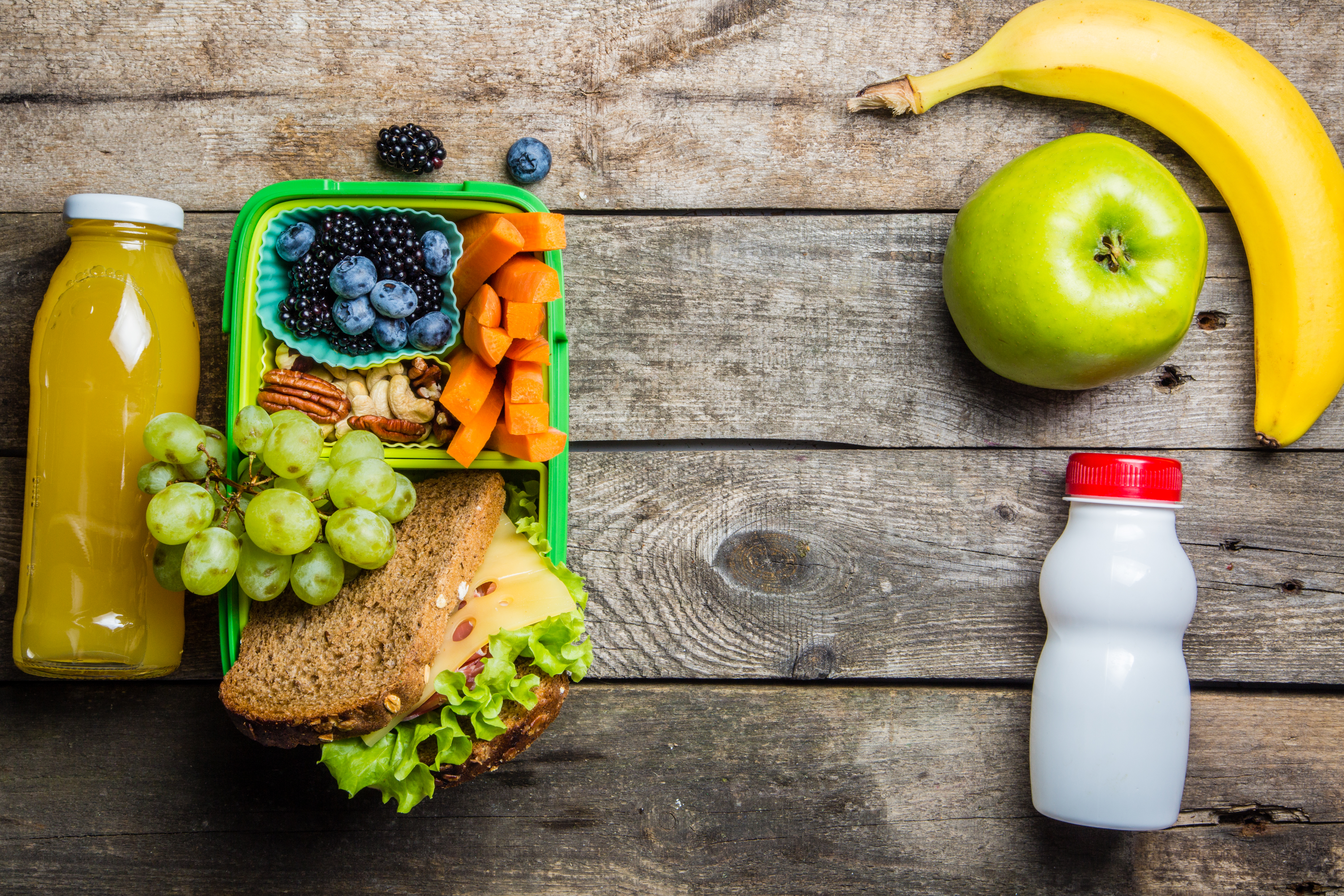 Los niños necesitan la energía proveniente de la nutrición para funcionar de manera óptima. (Foto Prensa Libre: Shutterstock)