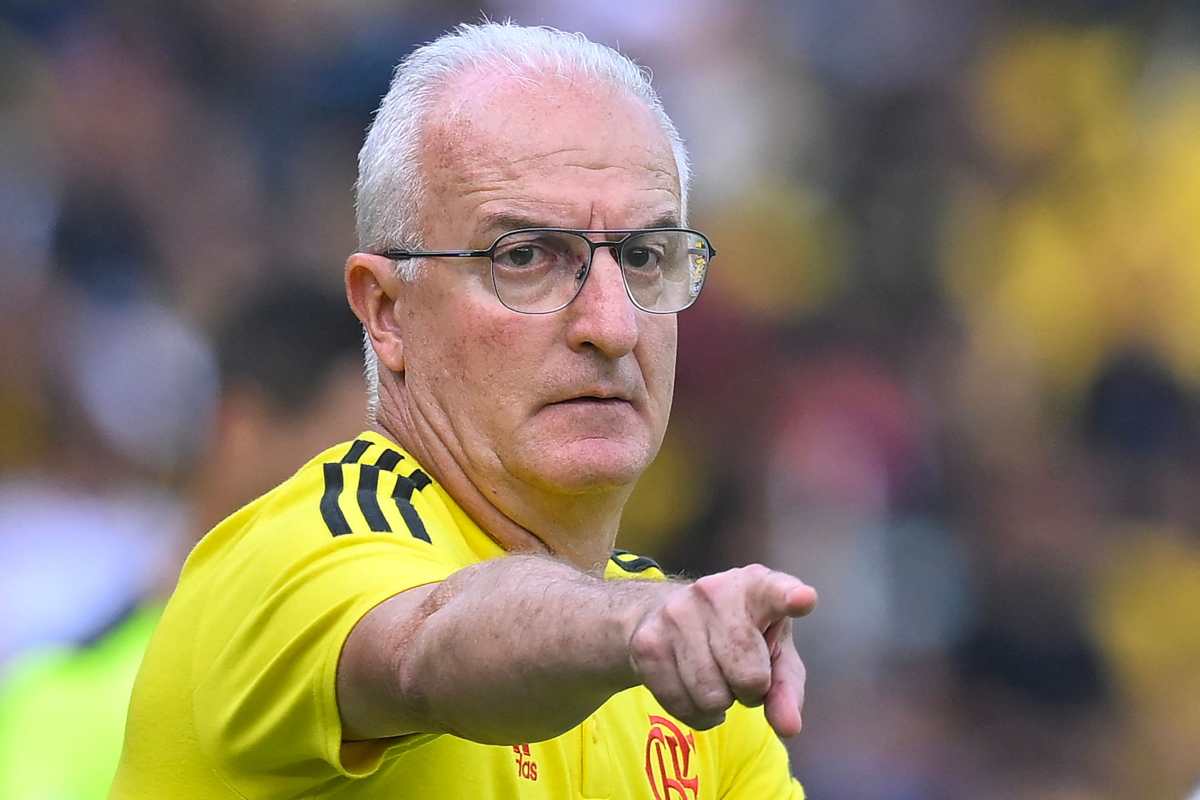 Dorival Júnior mientras dirige al Flamengo.