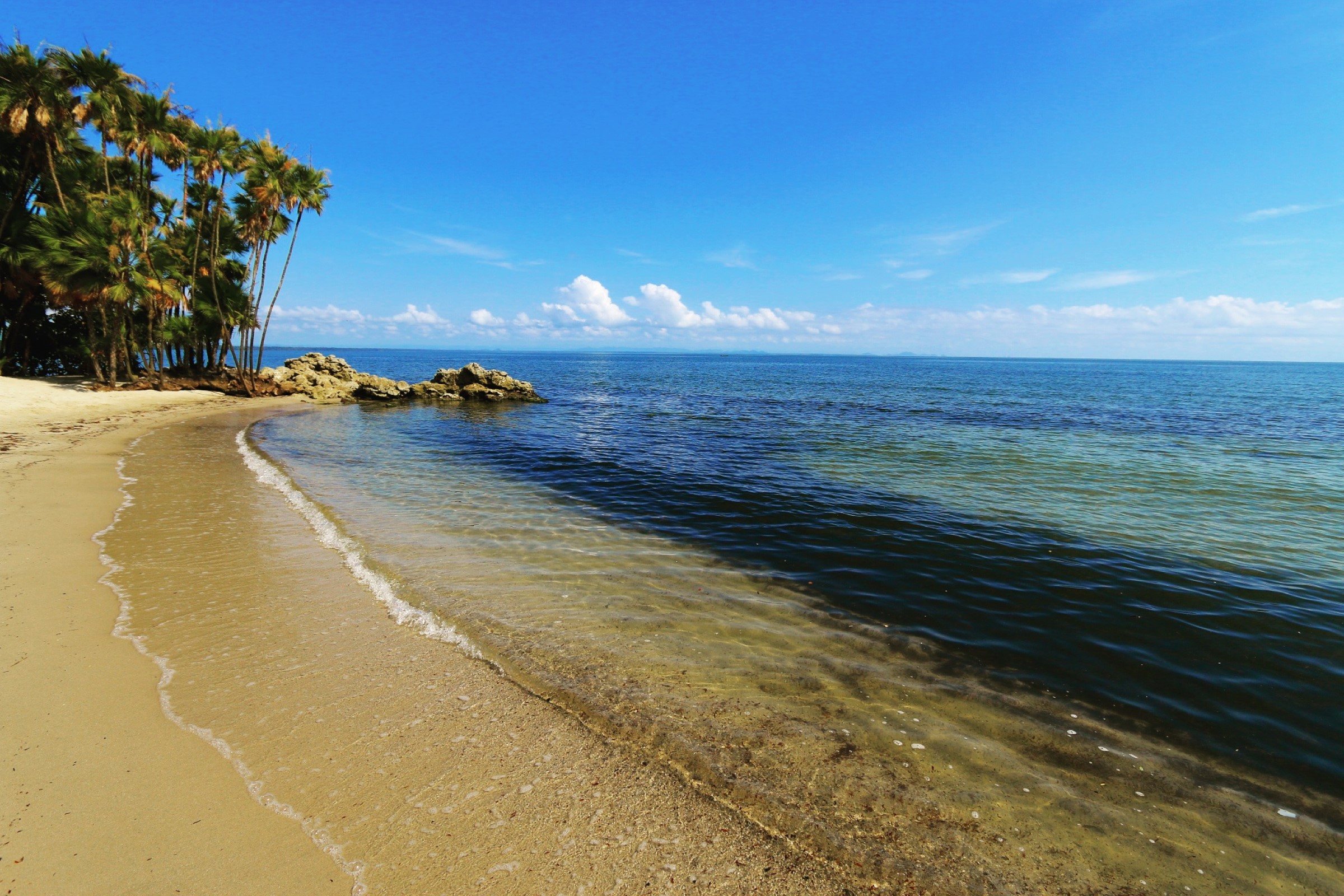 Las playas del Atlántico de Guatemala son un destino turístico que atrae a miles de visitantes extranjeros cada año.