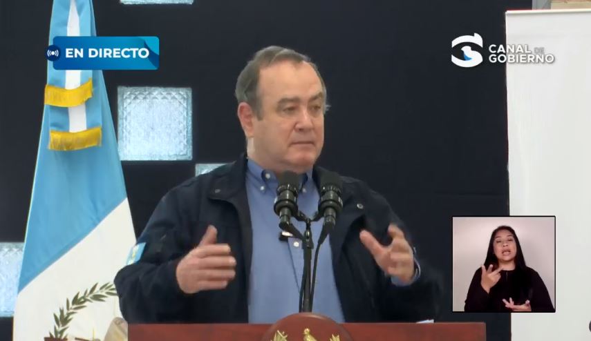 El presidente Alejandro Giammattei arremetió contra la comunidad internacional en un acto del Ministerio de Educación en Jalapa. (Foto Prensa Libre: Captura de pantalla)