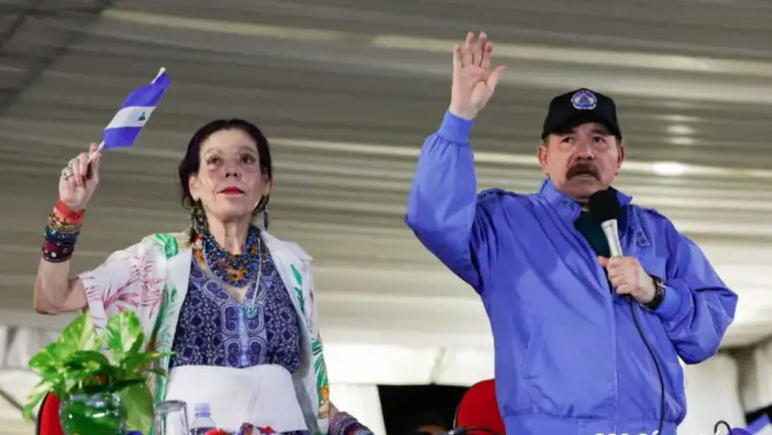 Presidente de Nicaragua, Daniel Ortega, y su esposa y vicepresidenta, Rosario Murillo, en en una imagen de septiembre de 2023. (Foto Prensa Libre: AFP/Presidencia de Nicaragua)