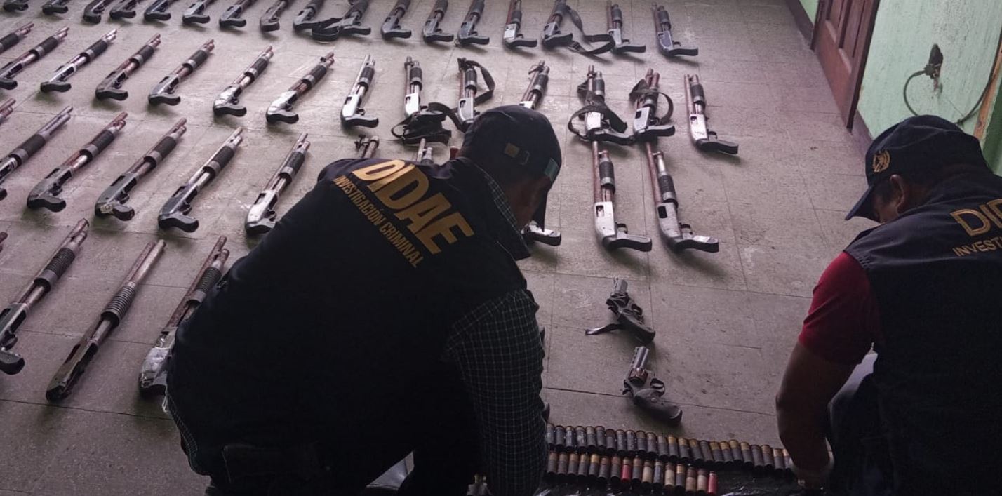 HALLAN ARMAS EN MIXCO